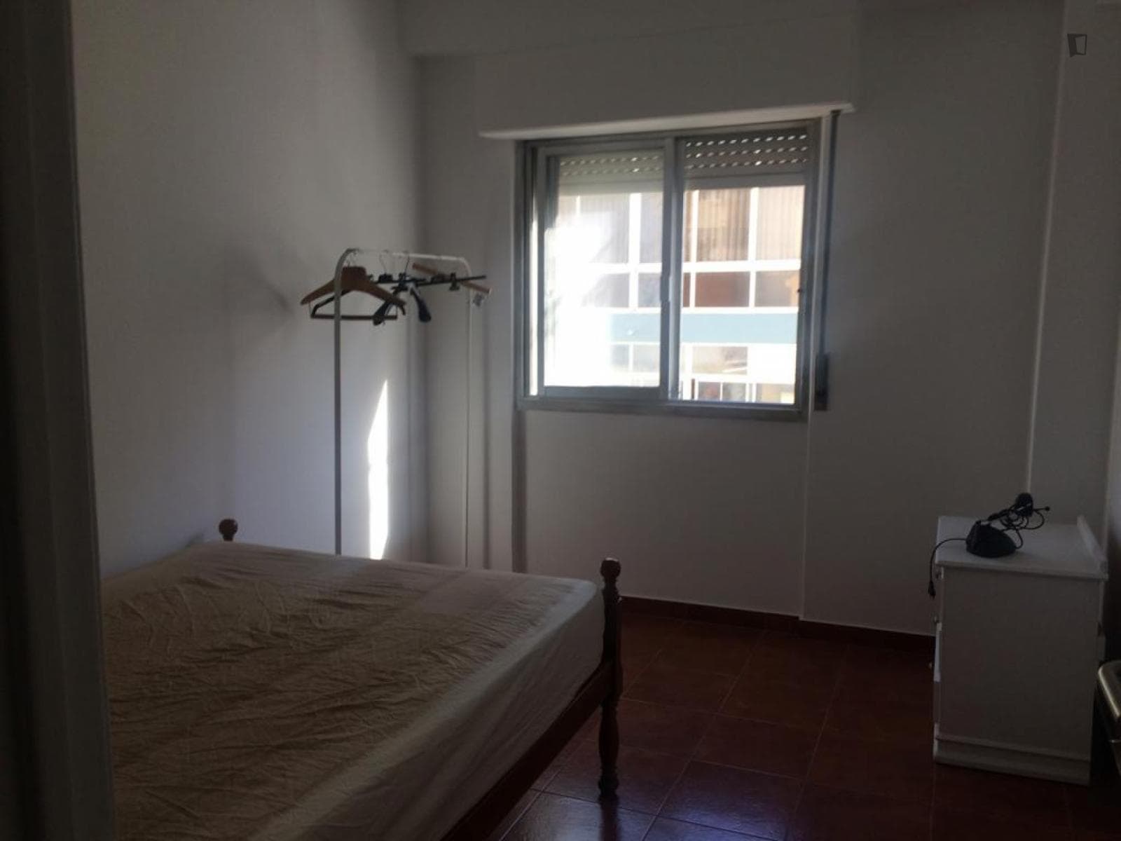 Comfy double bedroom in Odivelas photo 1