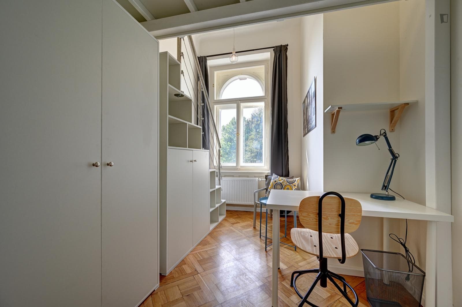 Charismatic double bedroom in the Malá Strana neighbourhood photo 1