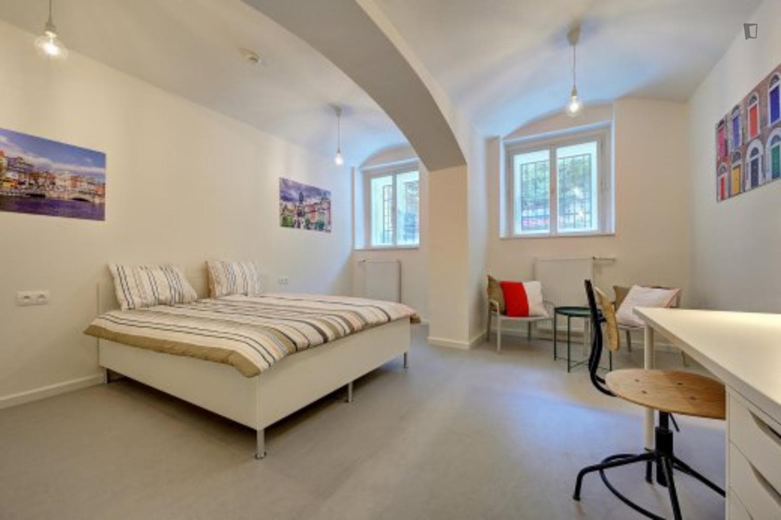 Large double bedroom in Malá Strana photo 1