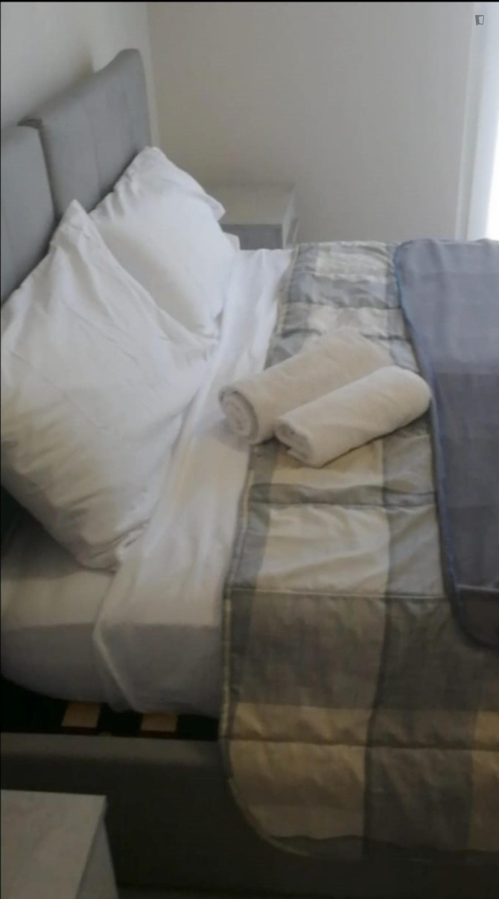 Welcoming Double Bedroom close to Metro Bicocca photo 1