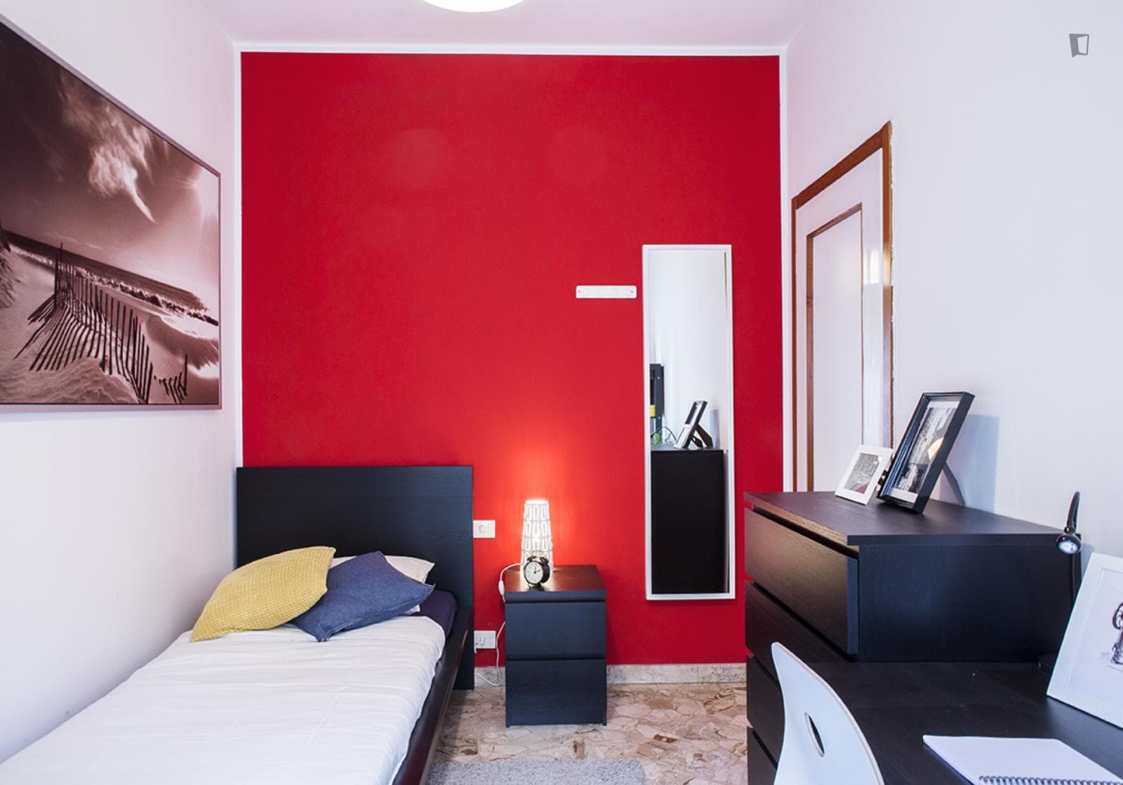 Lovely single bedroom next to Vittorio Formentano Park photo 1