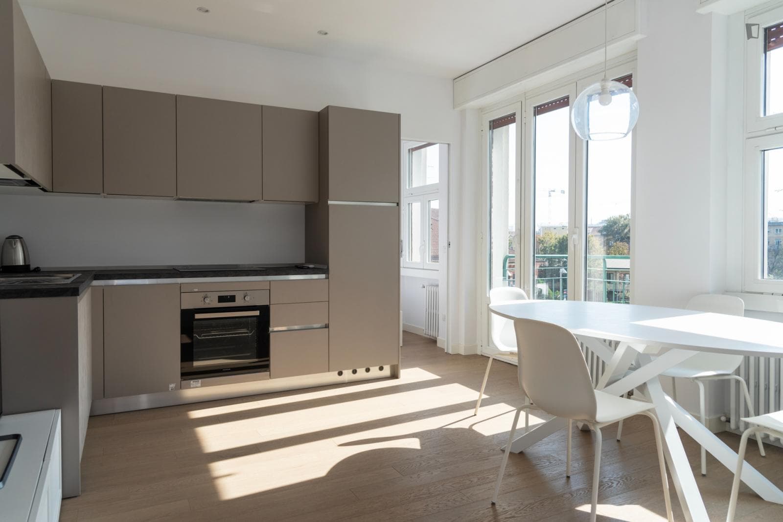 Bright 1-bedroom apartment in Porta Garibaldi photo 1