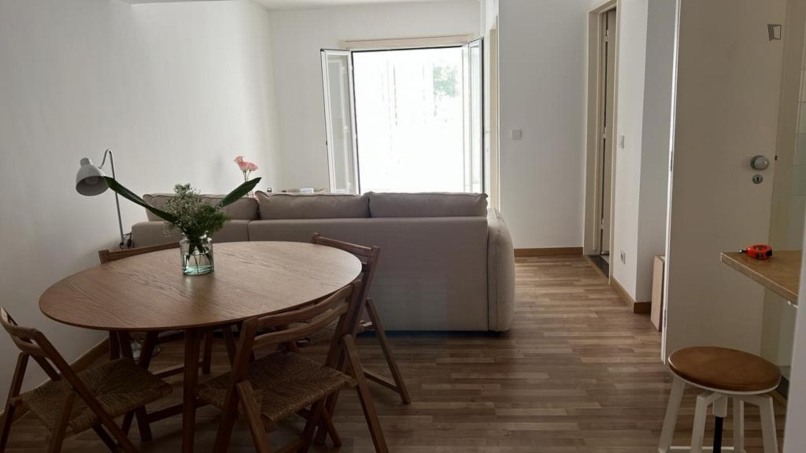 1-bedroom flat with bright terrace in Telheiras photo 1