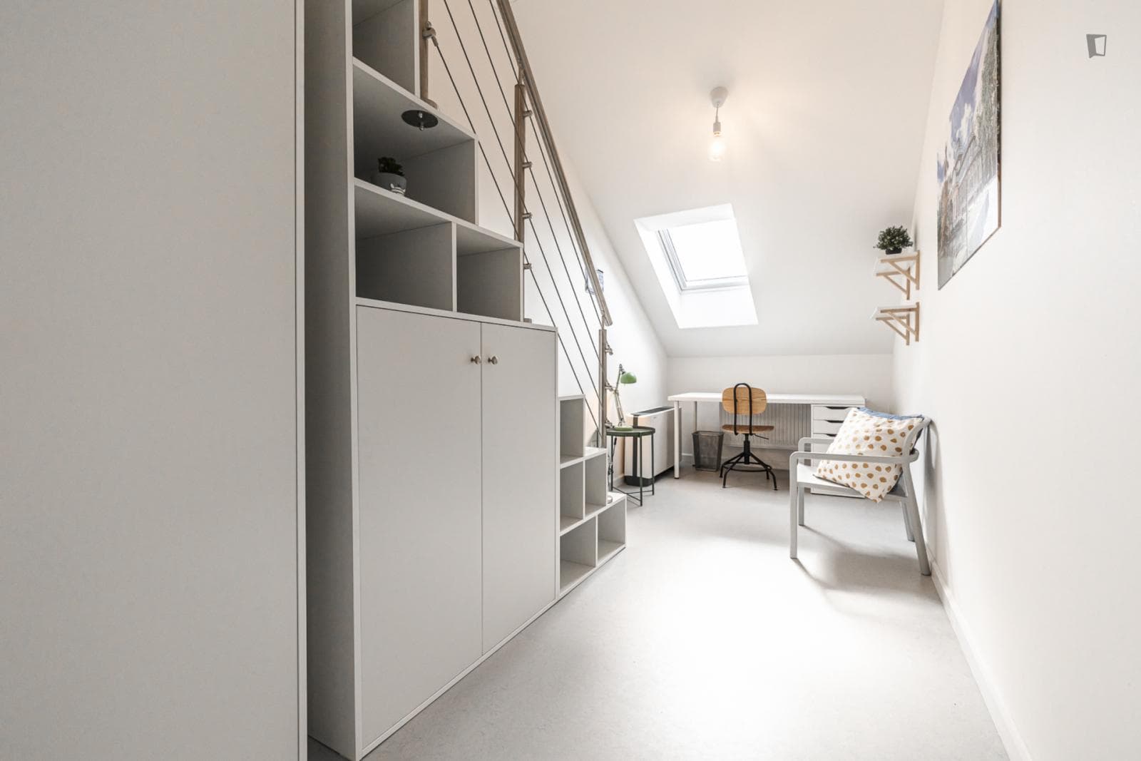 Cute single bedroom near the Memorial to the Victims of Communism photo 1