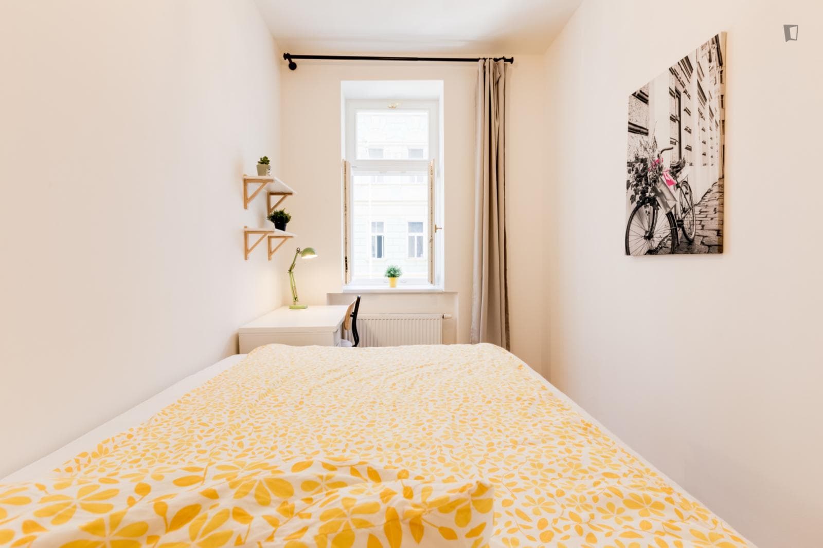 Very nice double bedroom in Žižkov photo 1