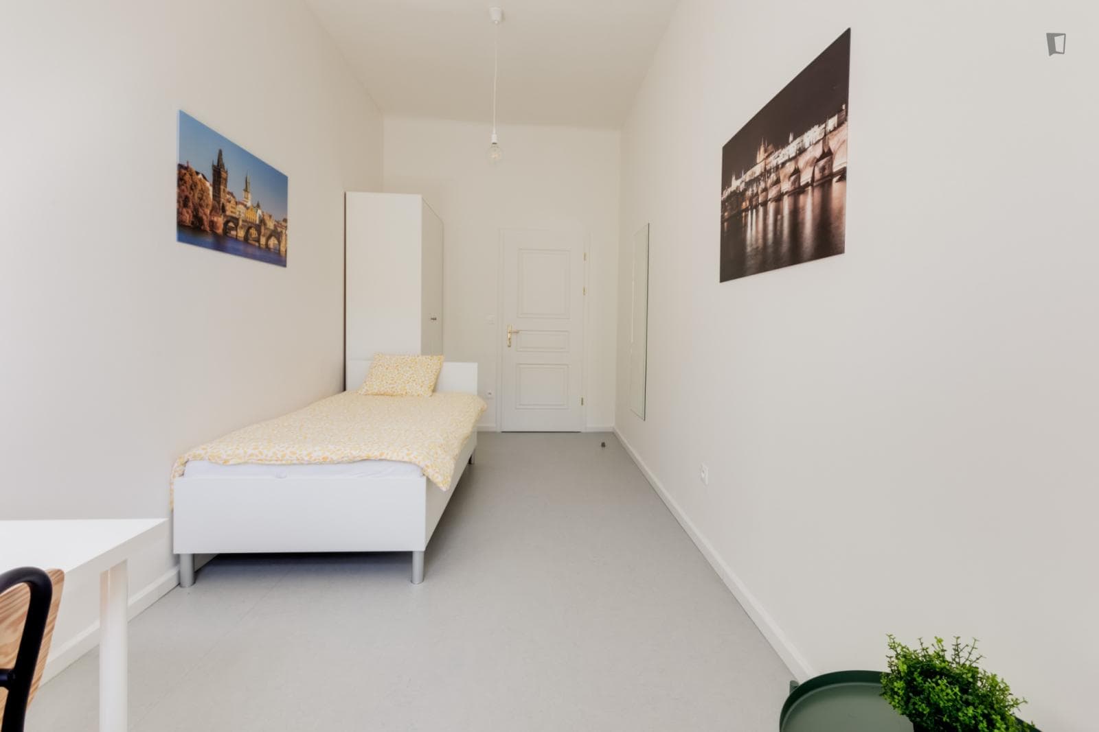 Smart single bedroom in the Malá Strana area photo 1