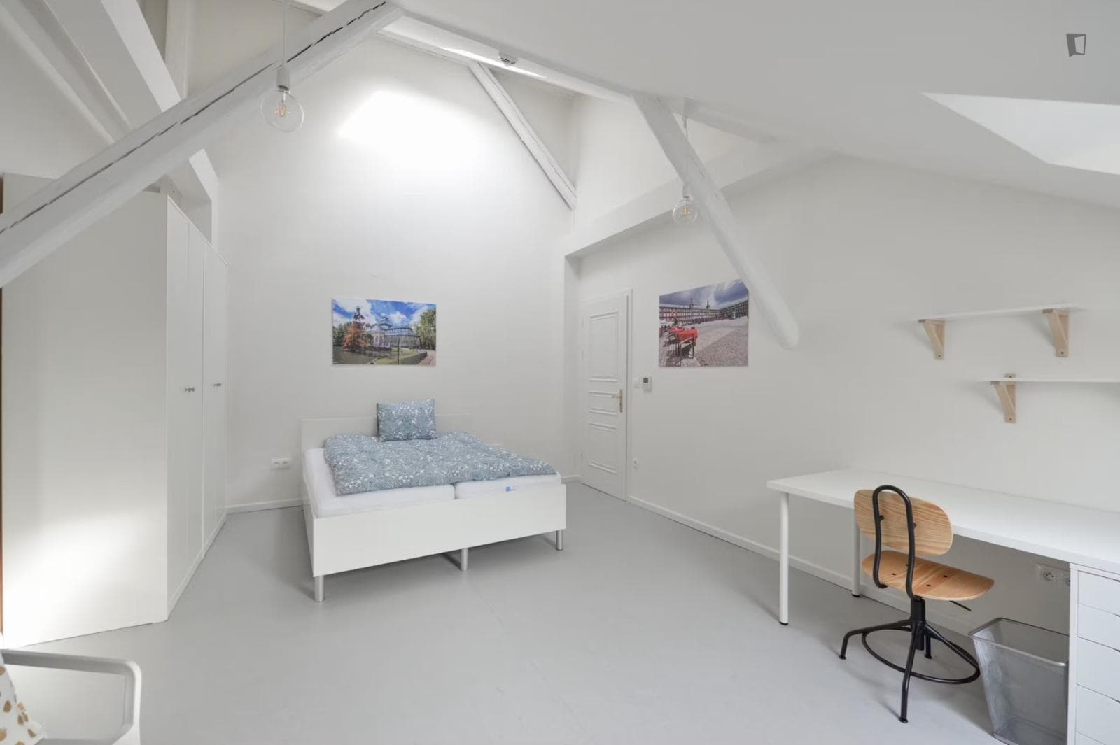 Decent double bedroom in Malá Strana photo 1