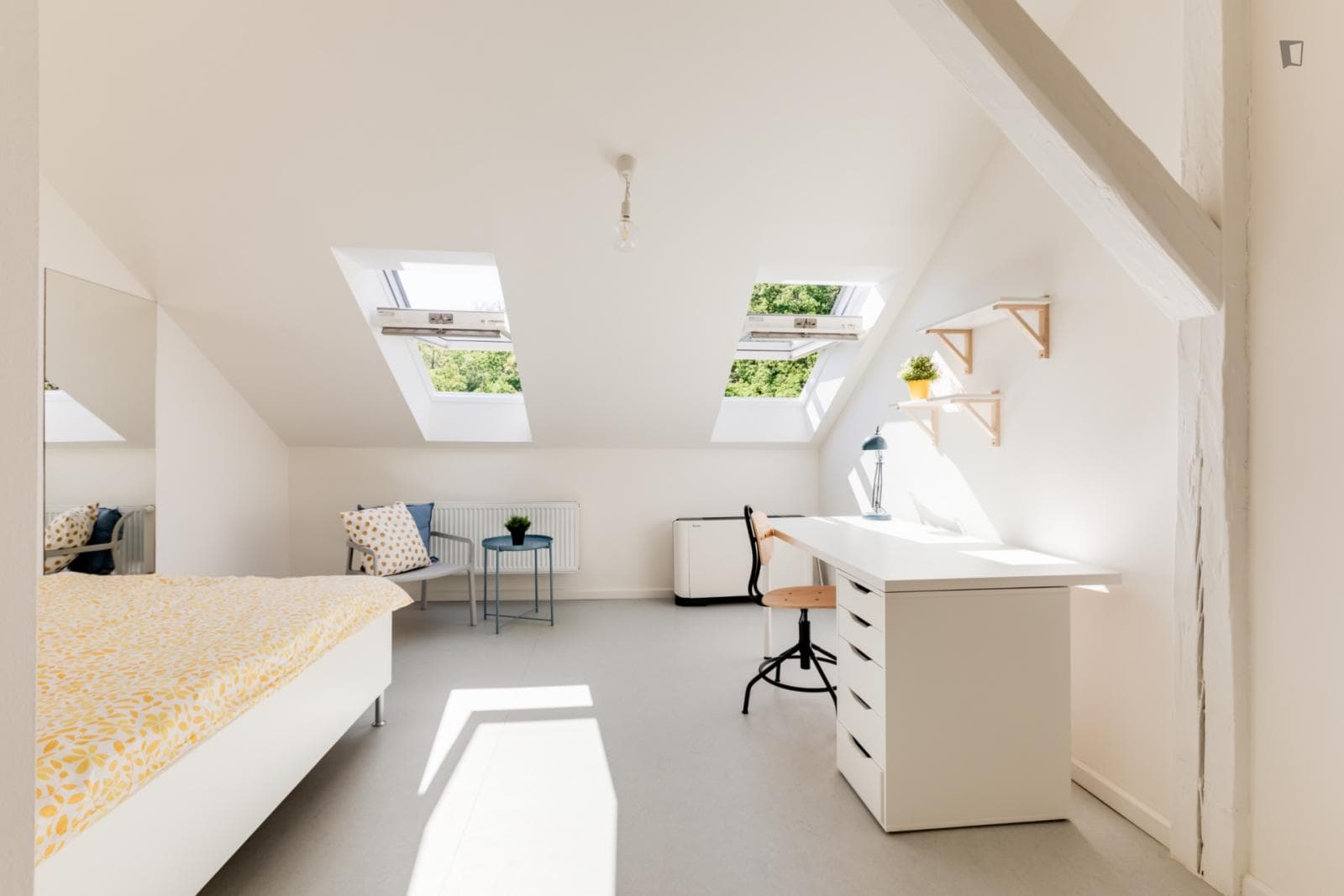 Very bright double bedroom in Malá Strana photo 1
