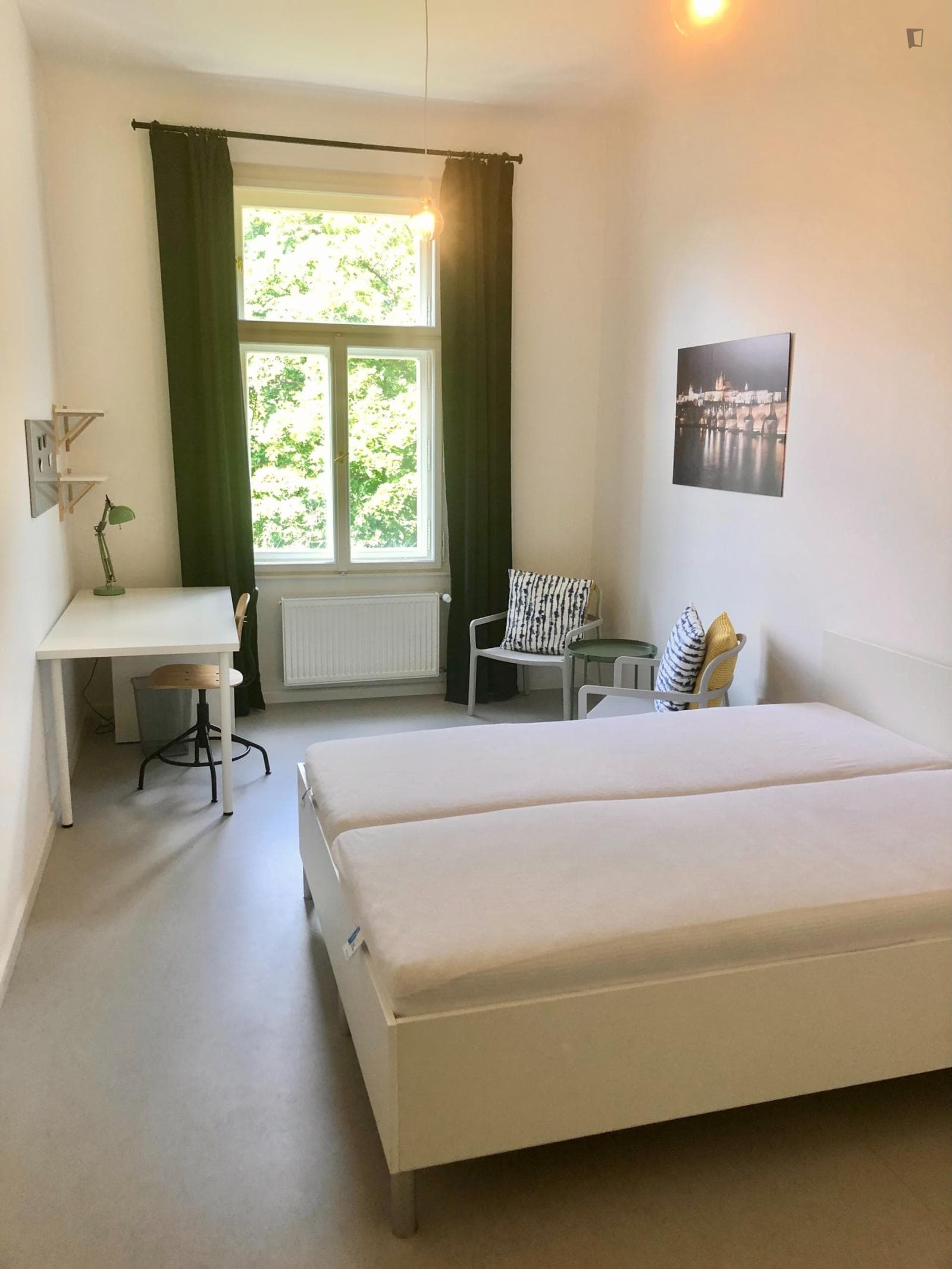 Humble double bedroom in the Malá Strana neighbourhood photo 1