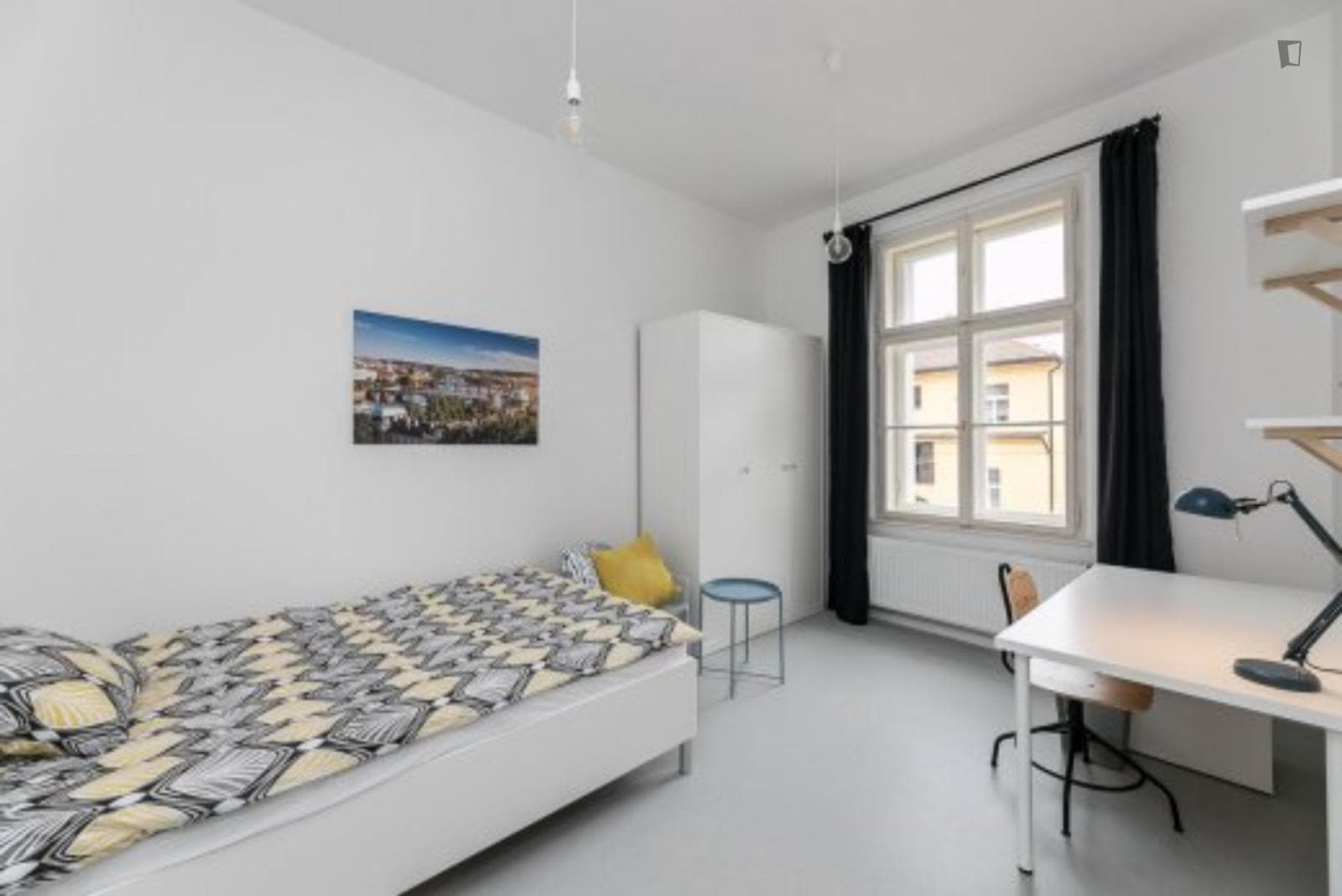 Quiet single bedroom close to Petřín Gardens photo 1