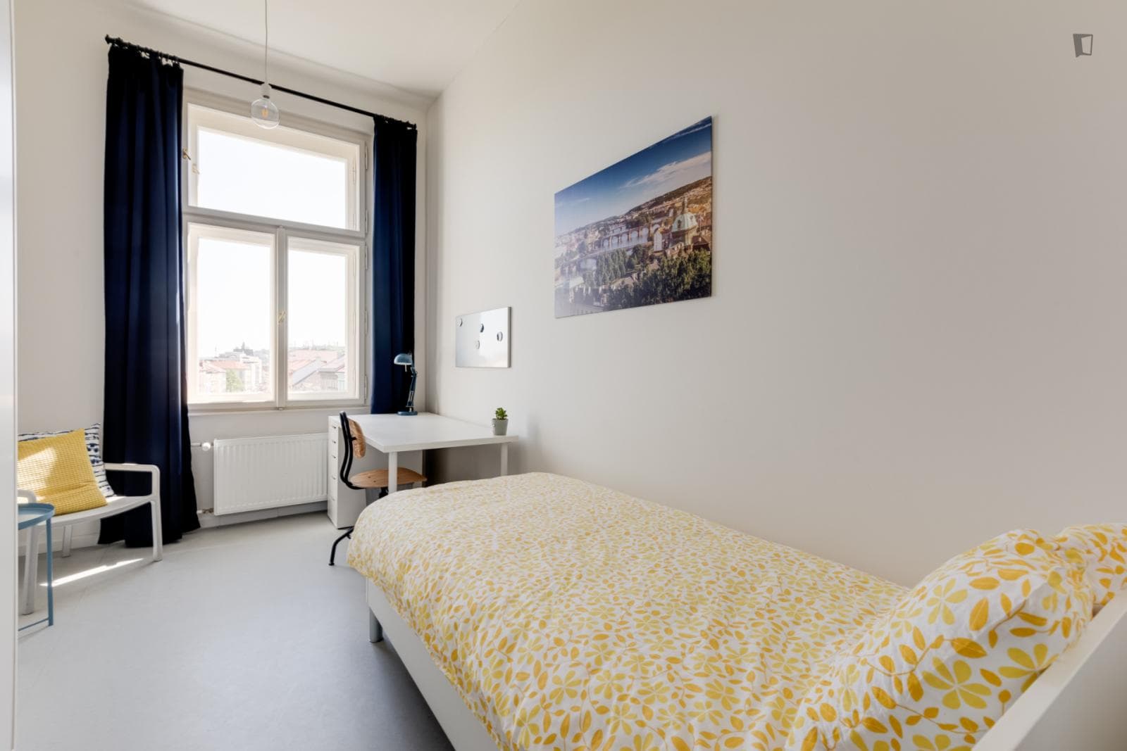 Inviting single bedroom near Dětský Ostrov photo 1