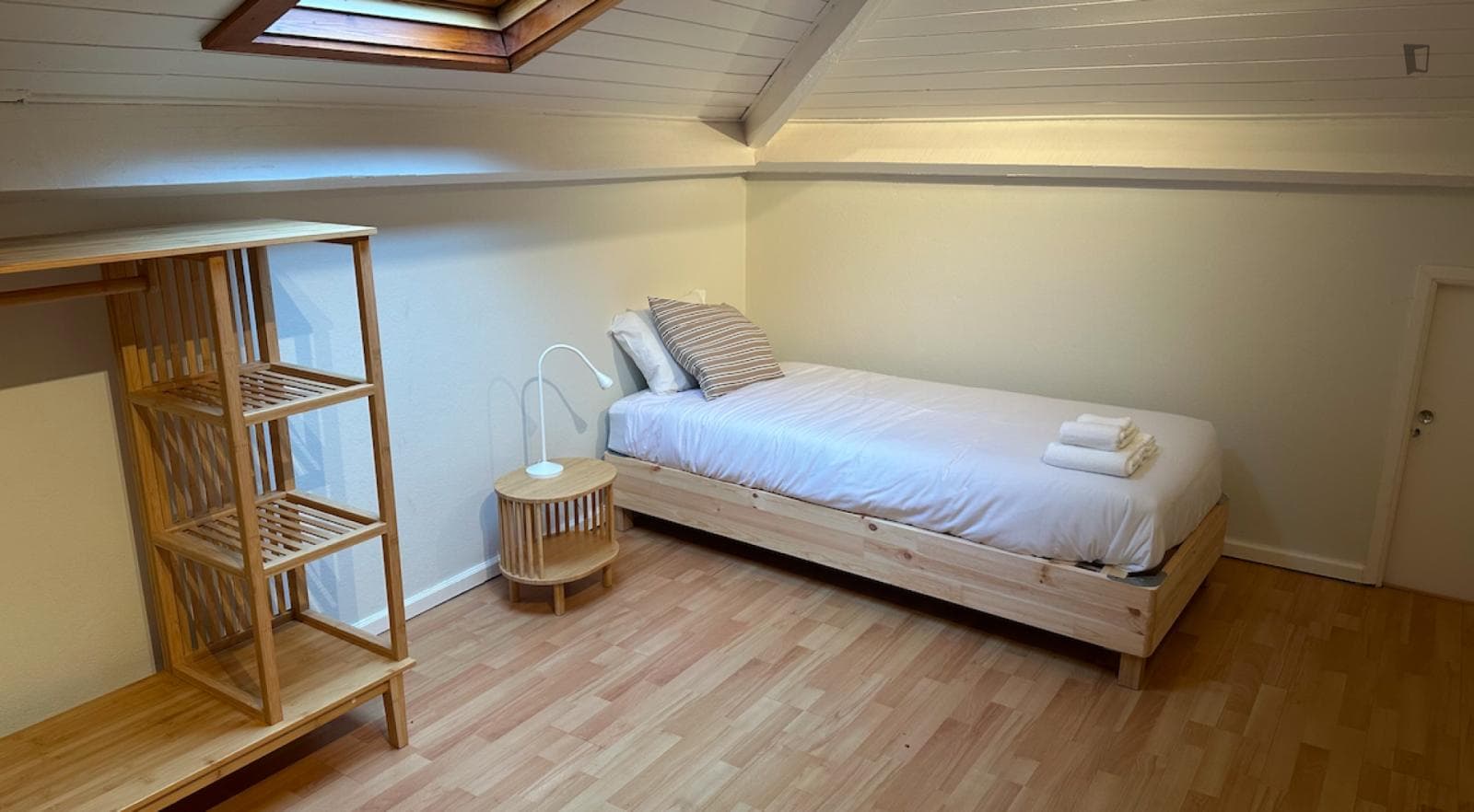 Lovely single bedroom Close To The Beach And The Catholic University photo 1