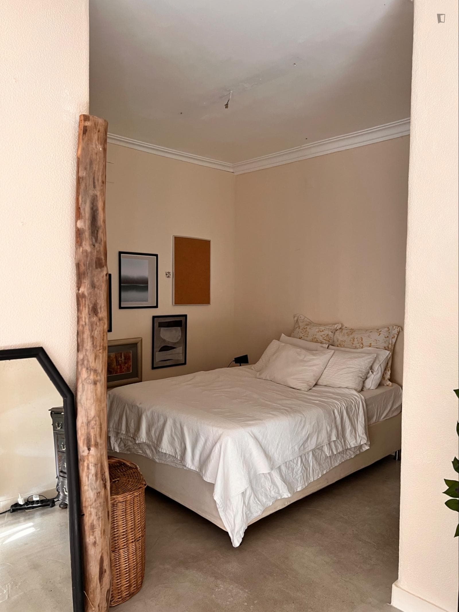 Great 1-bedroom flat next to Anjos metro station photo 1
