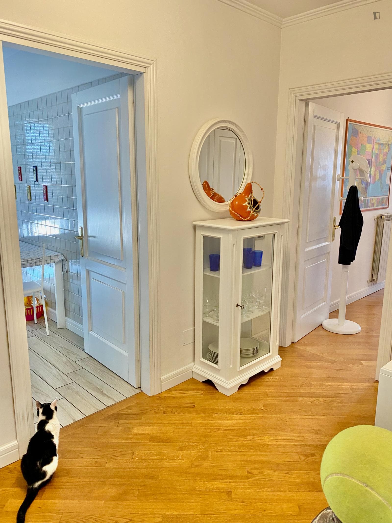 Bright suite in a five-bedroom apartment in the EUR district photo 1