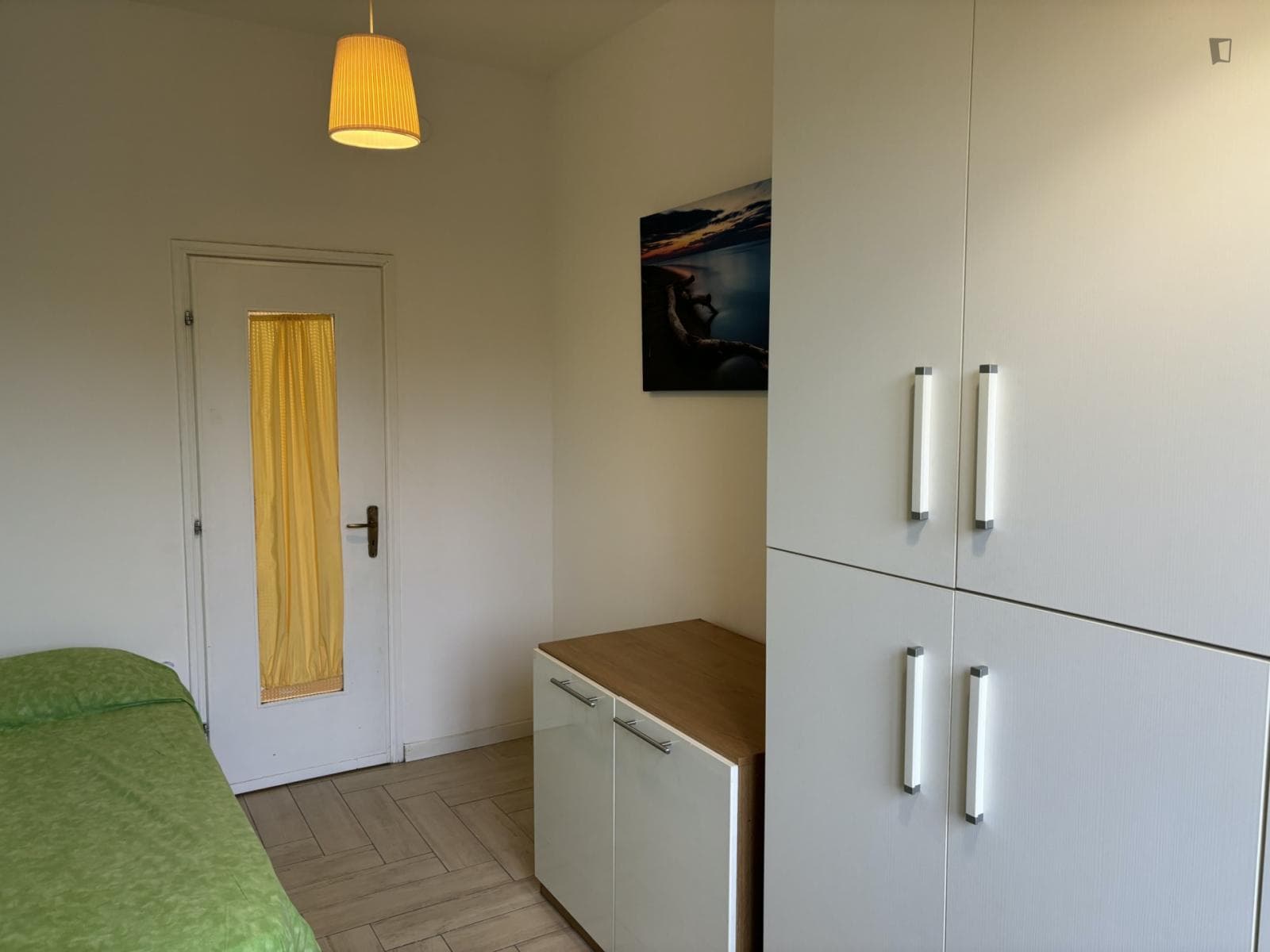 Inviting double bedroom close to Ca' Granda metro station photo 1