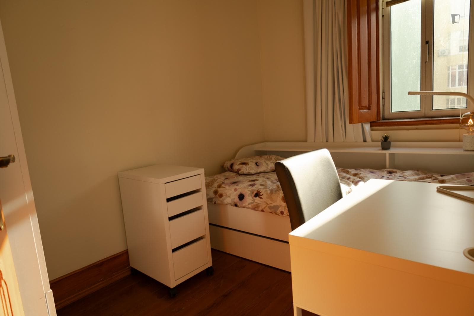 Comfy double bedroom near Parque Eduardo VII photo 1