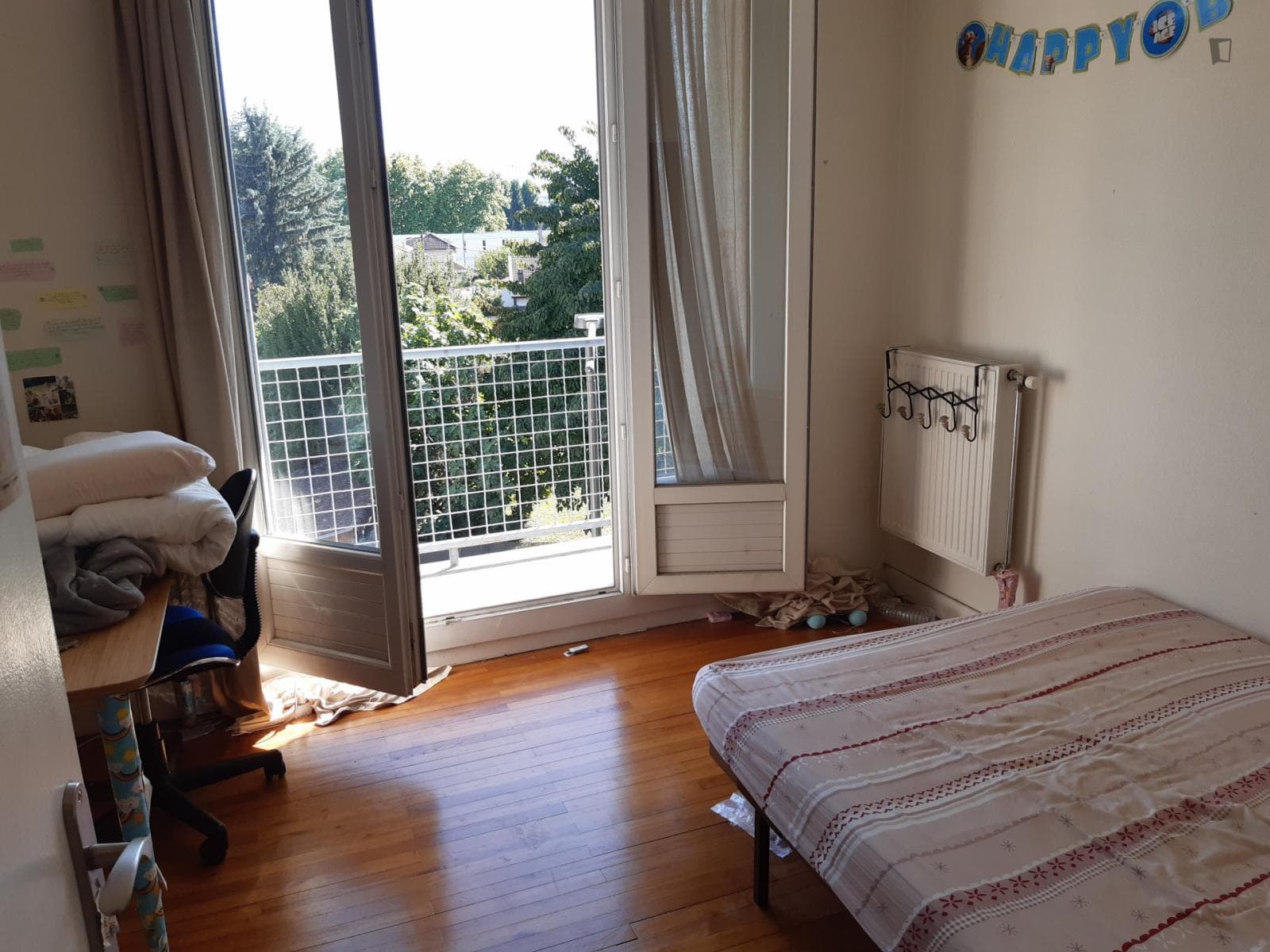 Double bedroom, with balcony, in 3-bedroom apartment photo 1