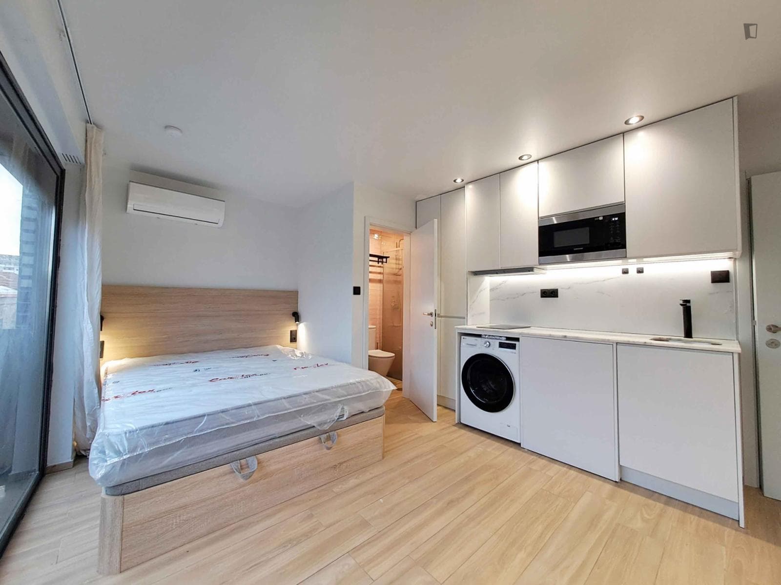 Studio appartment near Campanhã metro station photo 1