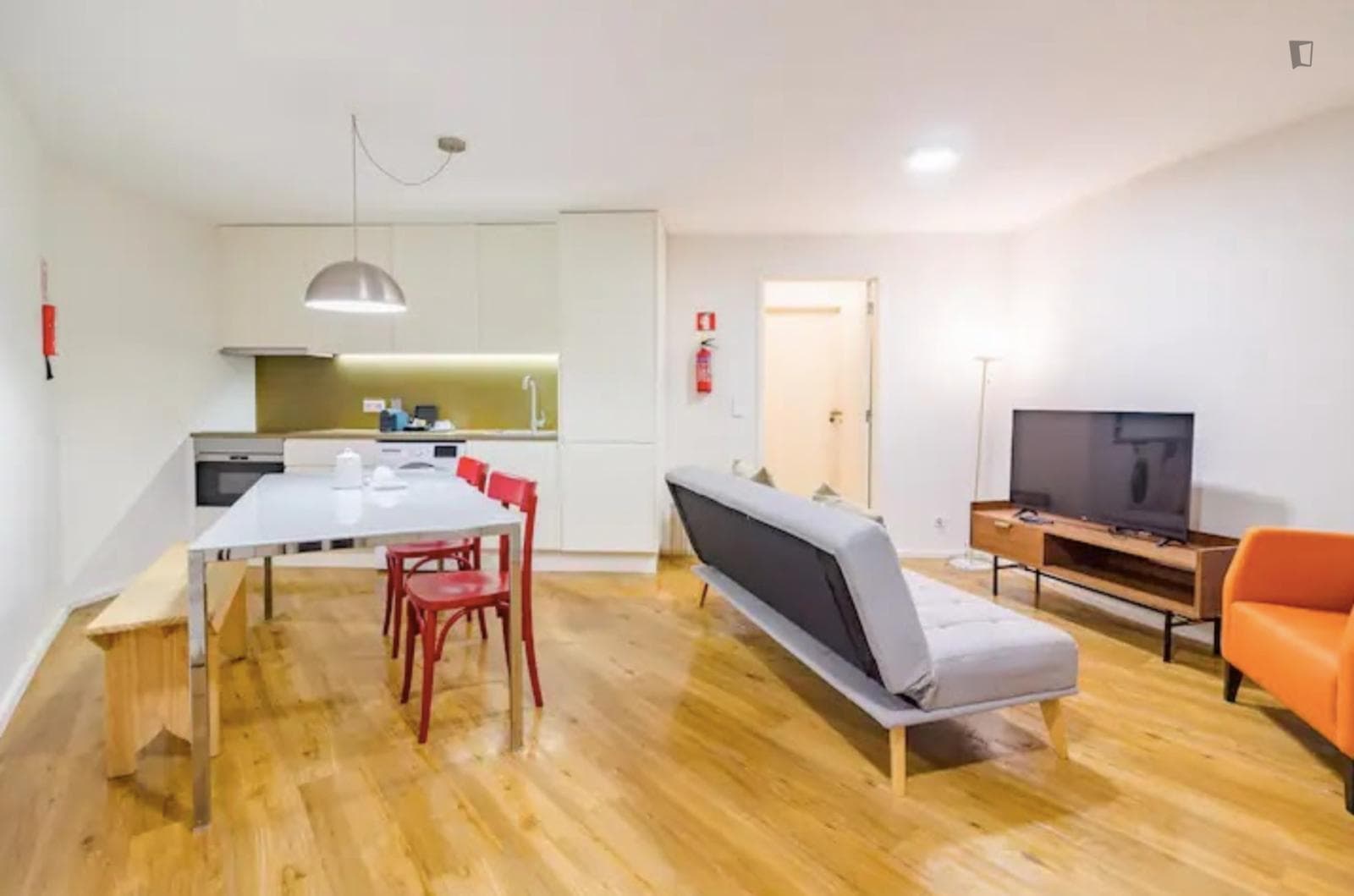 Cosy 1-bedroom apartment in proximity to Palácio da Bolsa photo 1