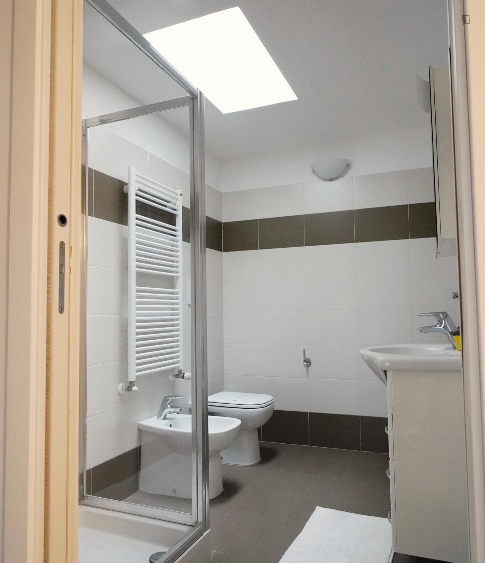 Excellent 2-bedroom apartment close to Milano Bovisa train station photo 1
