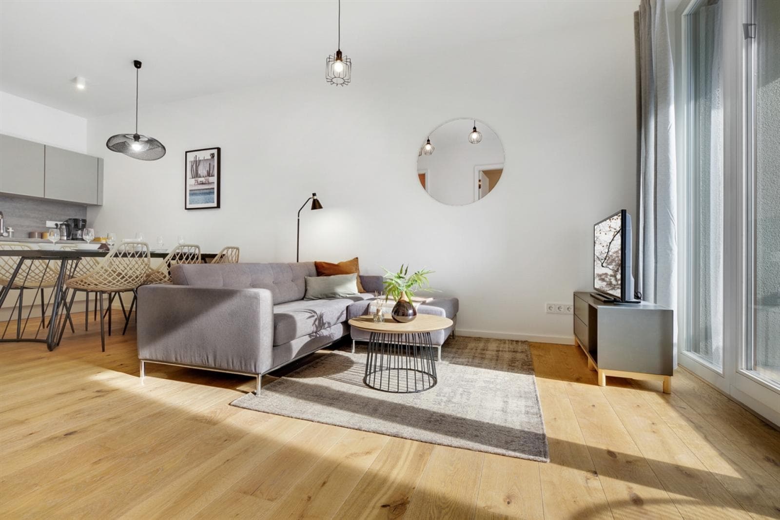 Luxurious 2-bedroom apartment with balcony in Prenzlauerberg photo 1