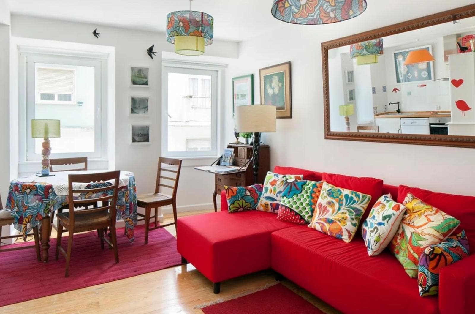 Colourful 1-bedroom apartment in Rato photo 1