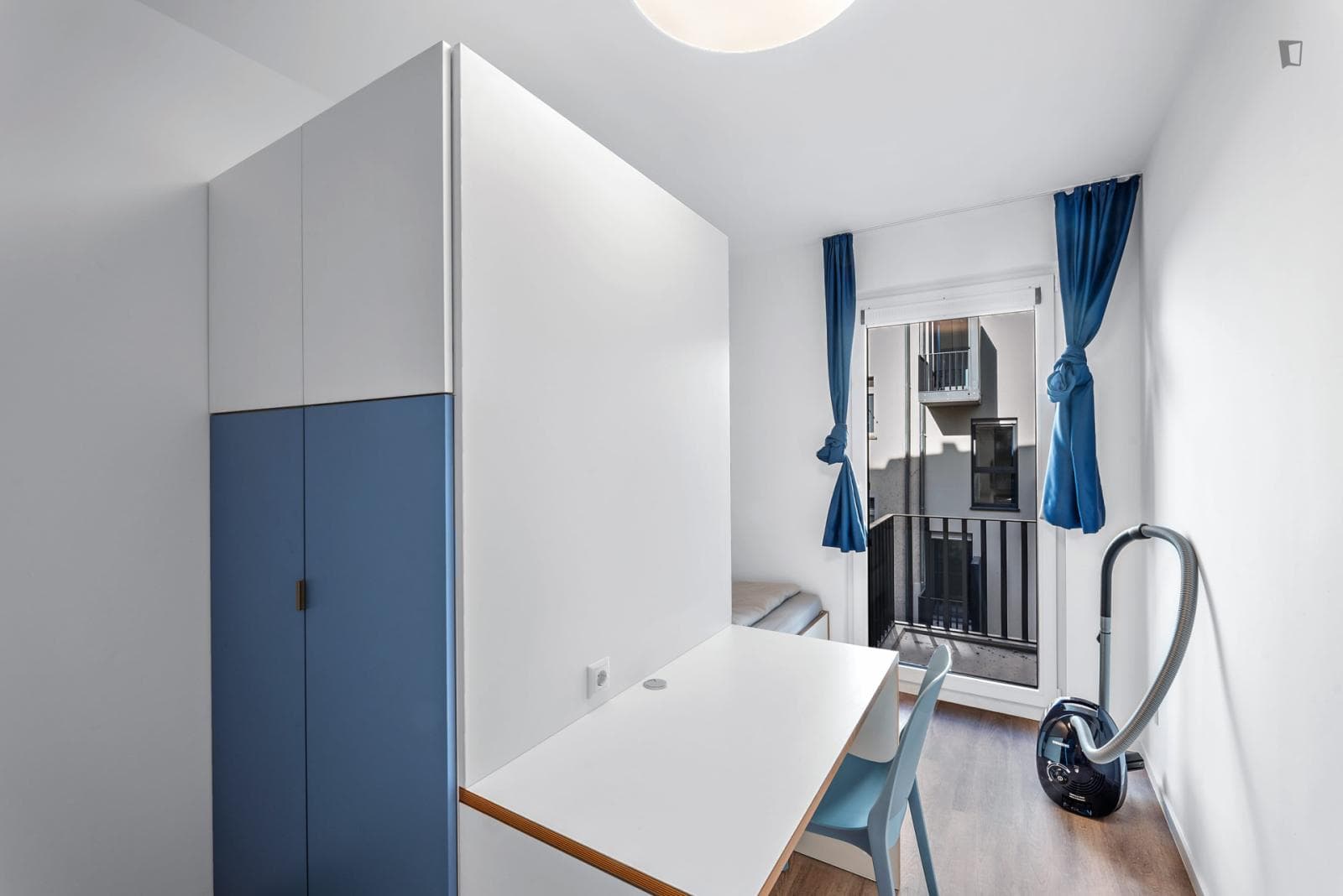 Very cosy studio with balcony next to Campus Wilhelminenhof  photo 1