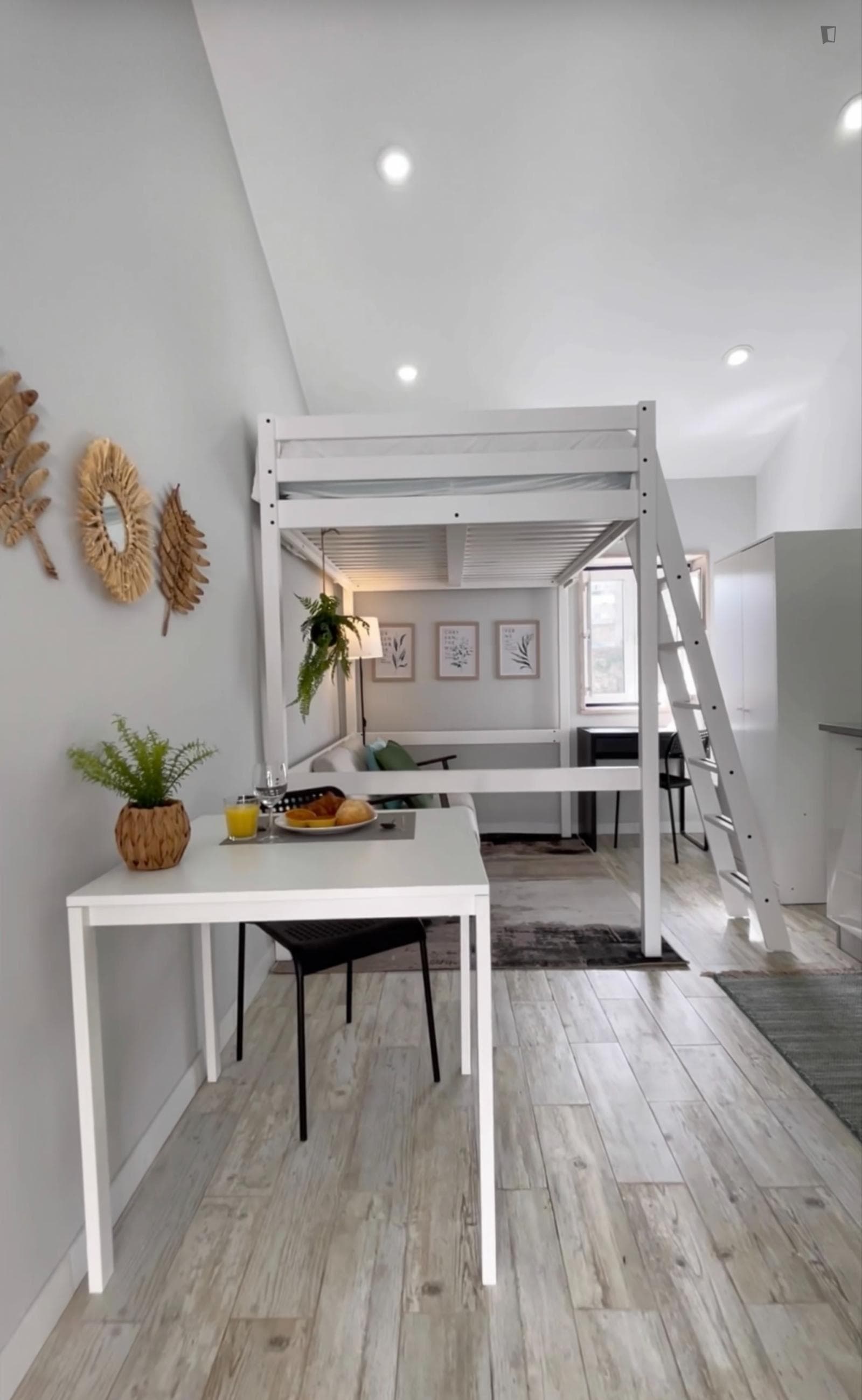 Inviting studio in Ajuda photo 1
