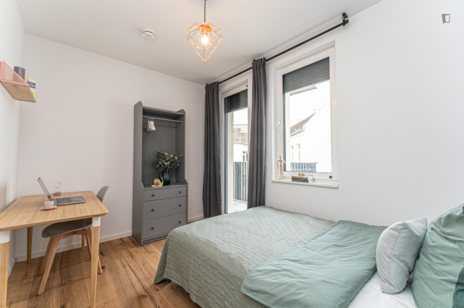 Alluring double bedroom in residential Schmargendorf photo 1