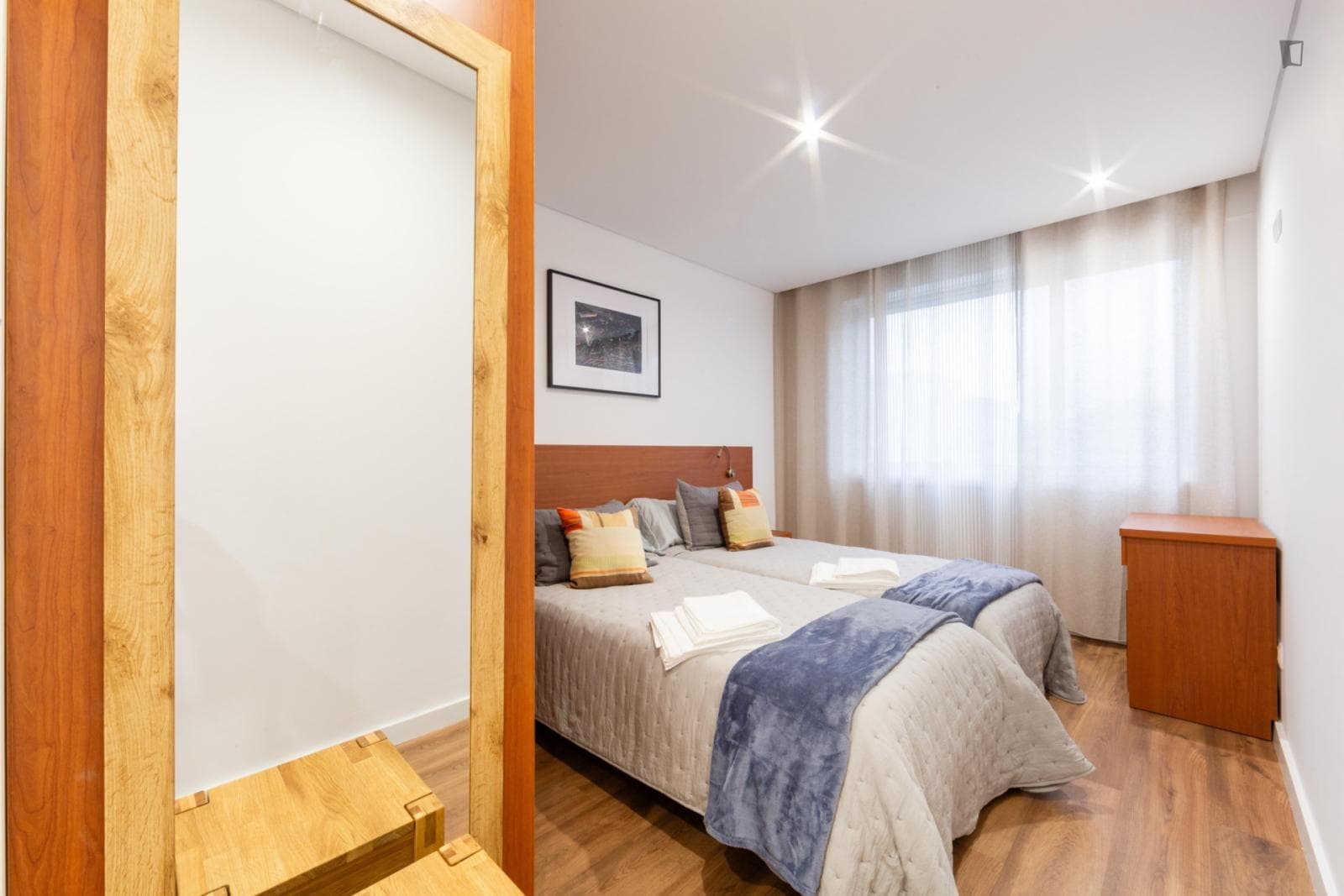 Welcoming twin ensuite bedroom close to Parque Maia Station photo 1