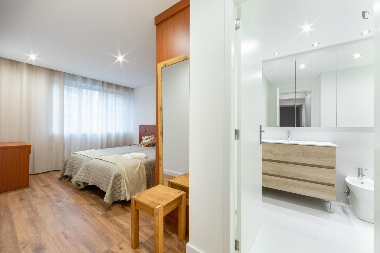Nice twin ensuite bedroom close to Fórum Maia photo 1