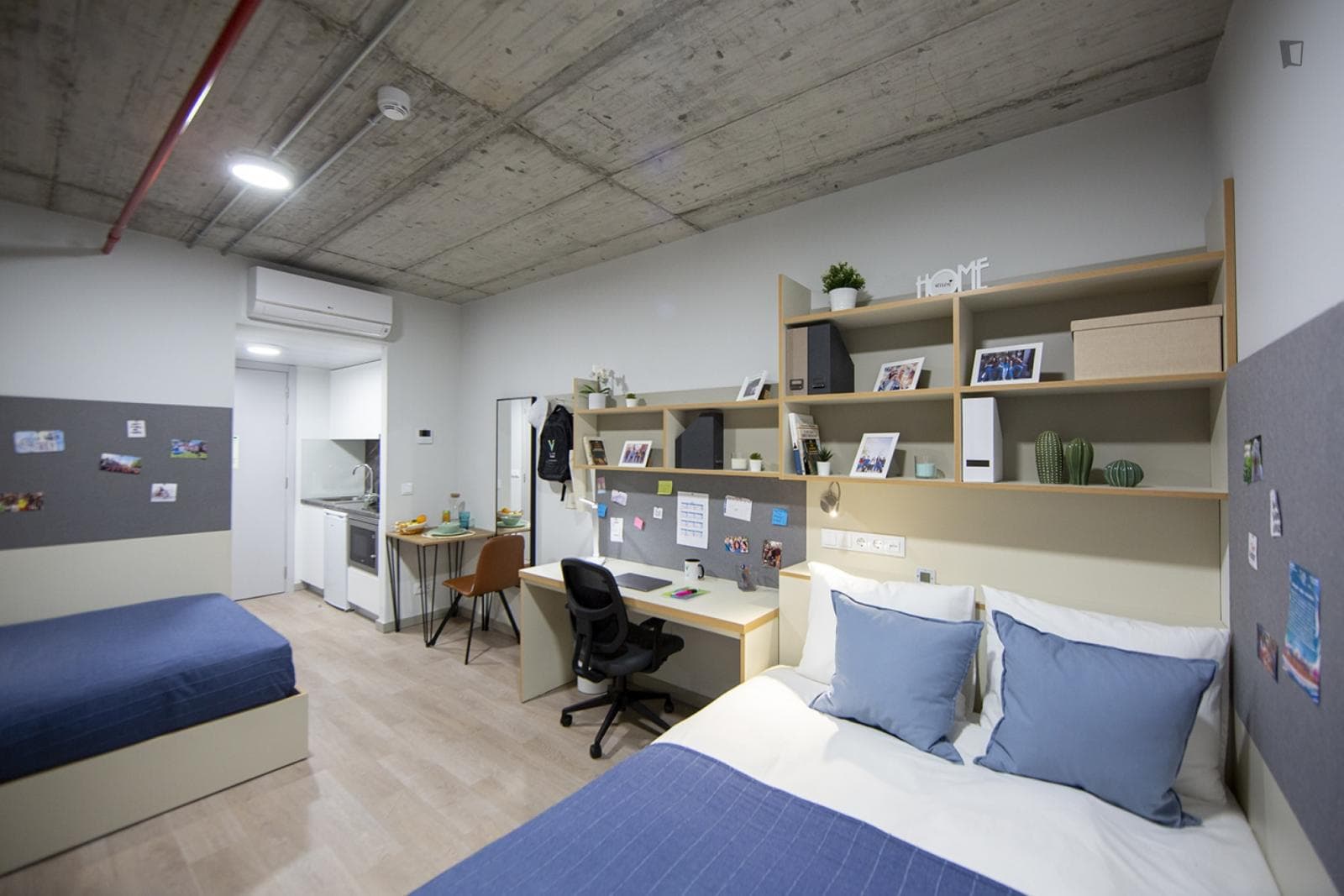 Bed in a shared studio in proximity to Instituto Politécnico de Porto photo 1