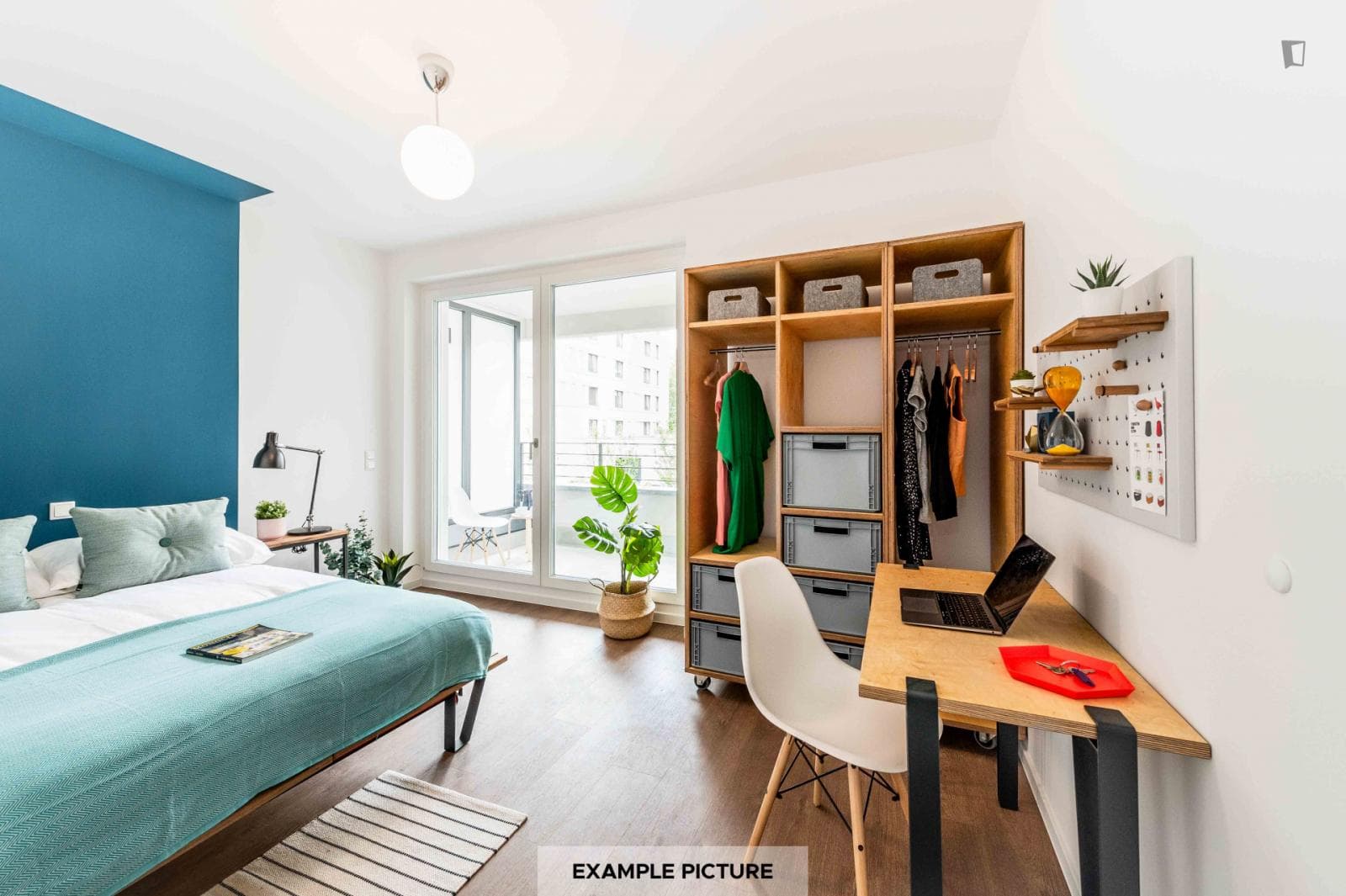 Neat double bedroom with balcony in Europacity photo 1