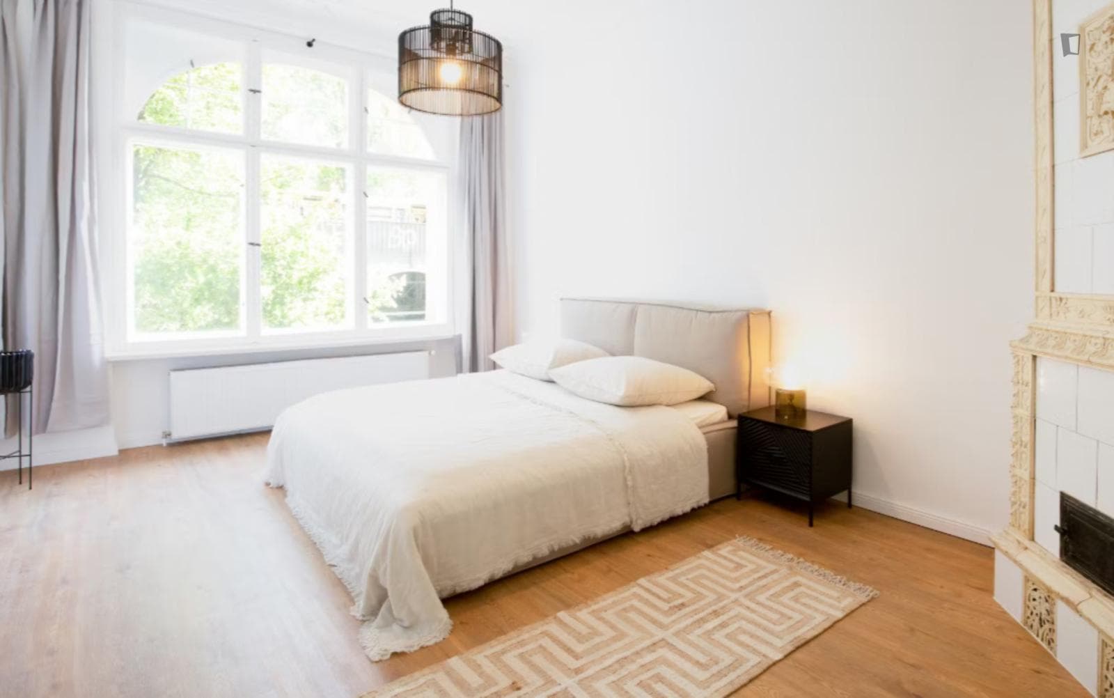 Bright double bedroom near U Görlitzer Bahnhof metro station photo 1