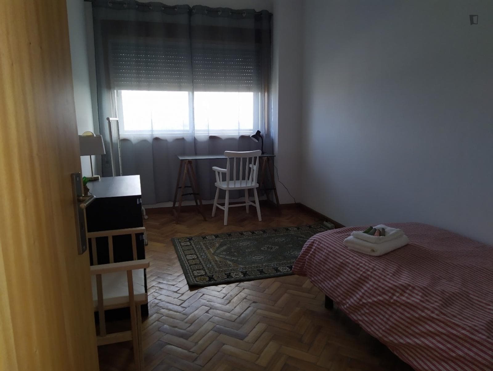 Comfy single bedroom close to Bolhão photo 1