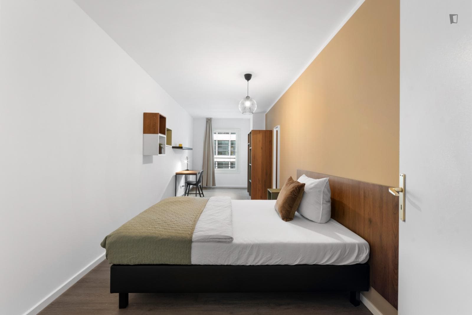 Welcoming double bedroom near the Stadtmitte metro photo 1