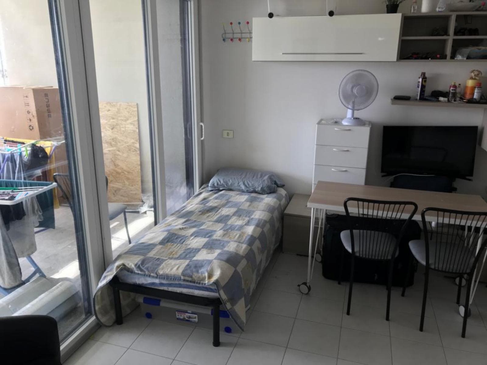 Single bed in shared room in apartment well connected to the center of Milan photo 1