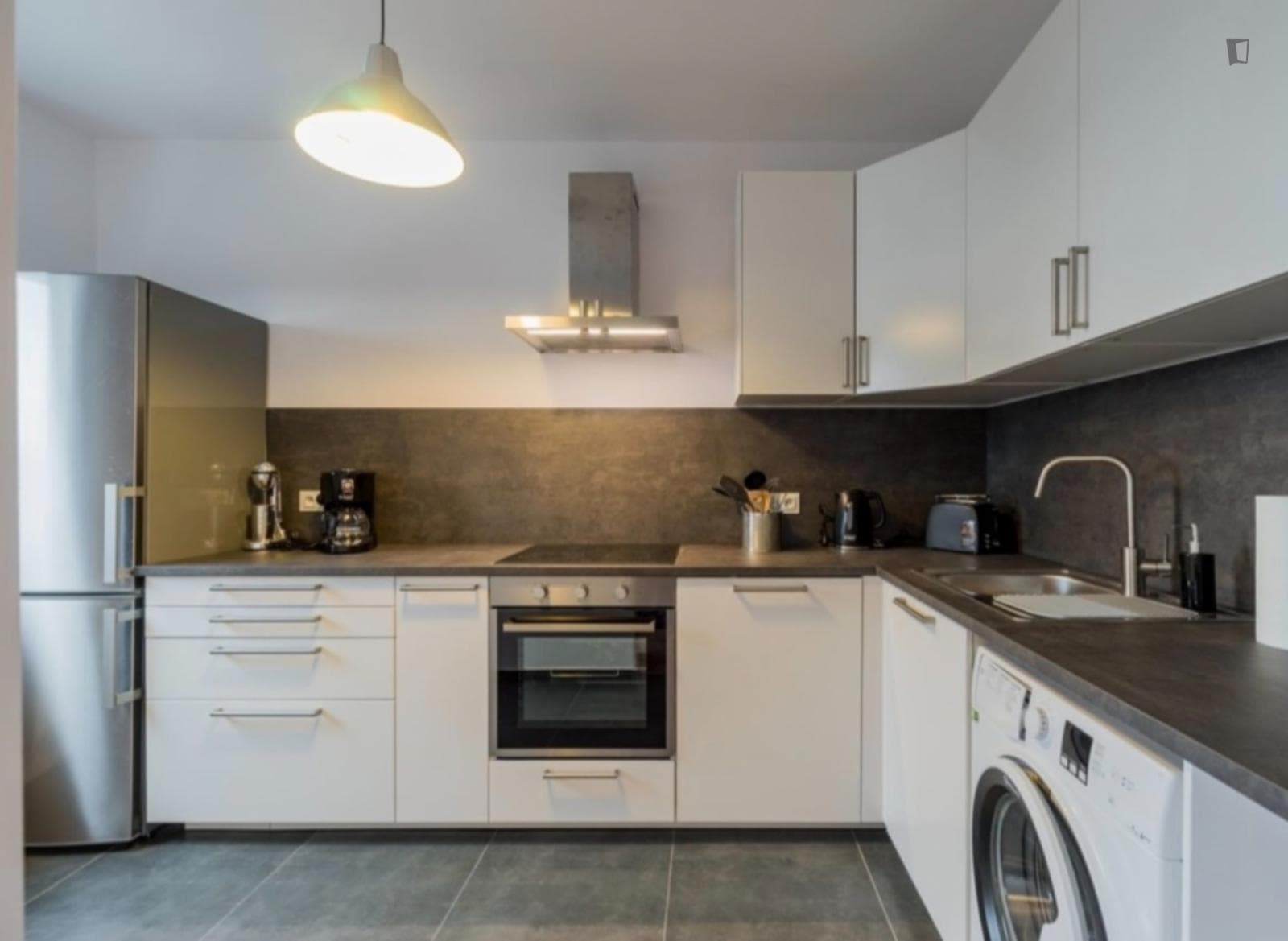 Modern 1-bedroom apartment in trendy district of Friedrichshain photo 1