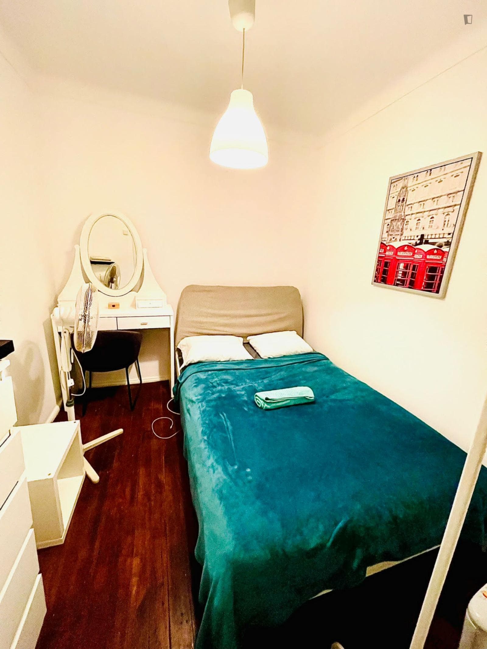 Cool double bedroom next to Miradouro de Santa Catarina photo 1