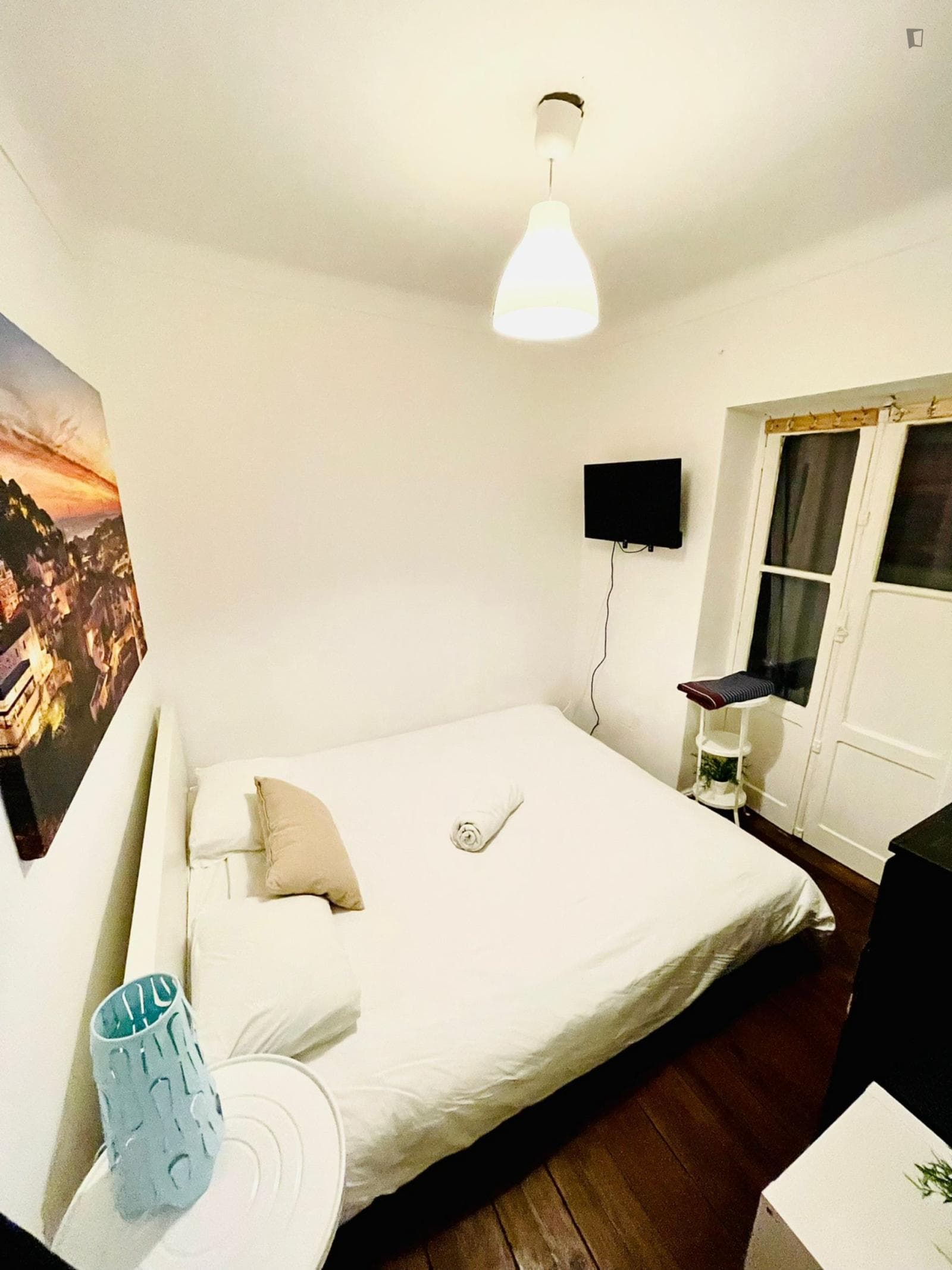 Lovely double bedroom next to Miradouro de Santa Catarina photo 1