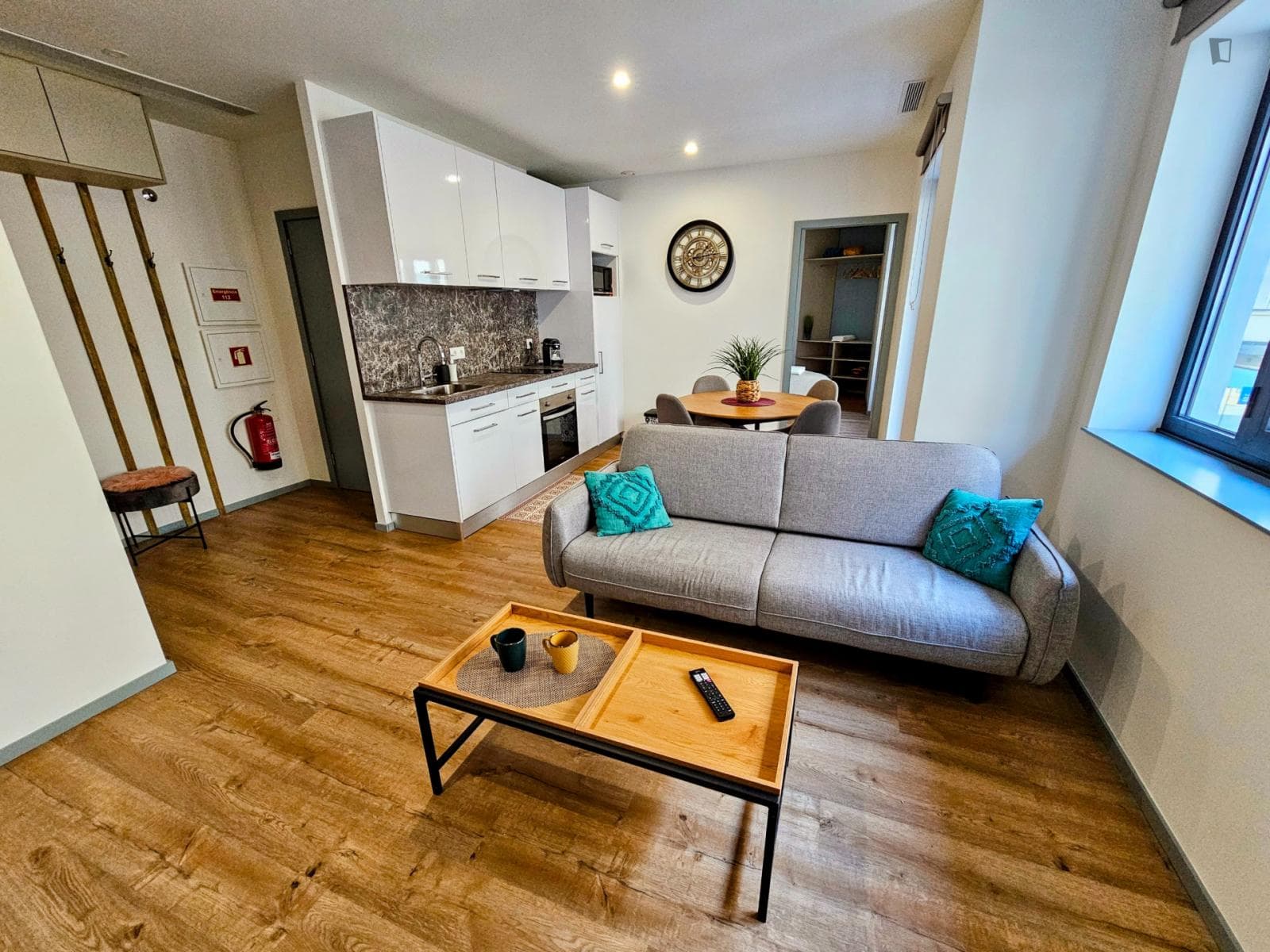 Elegant 2 Bedroom Apartment close to 24 de Agosto Metro photo 1