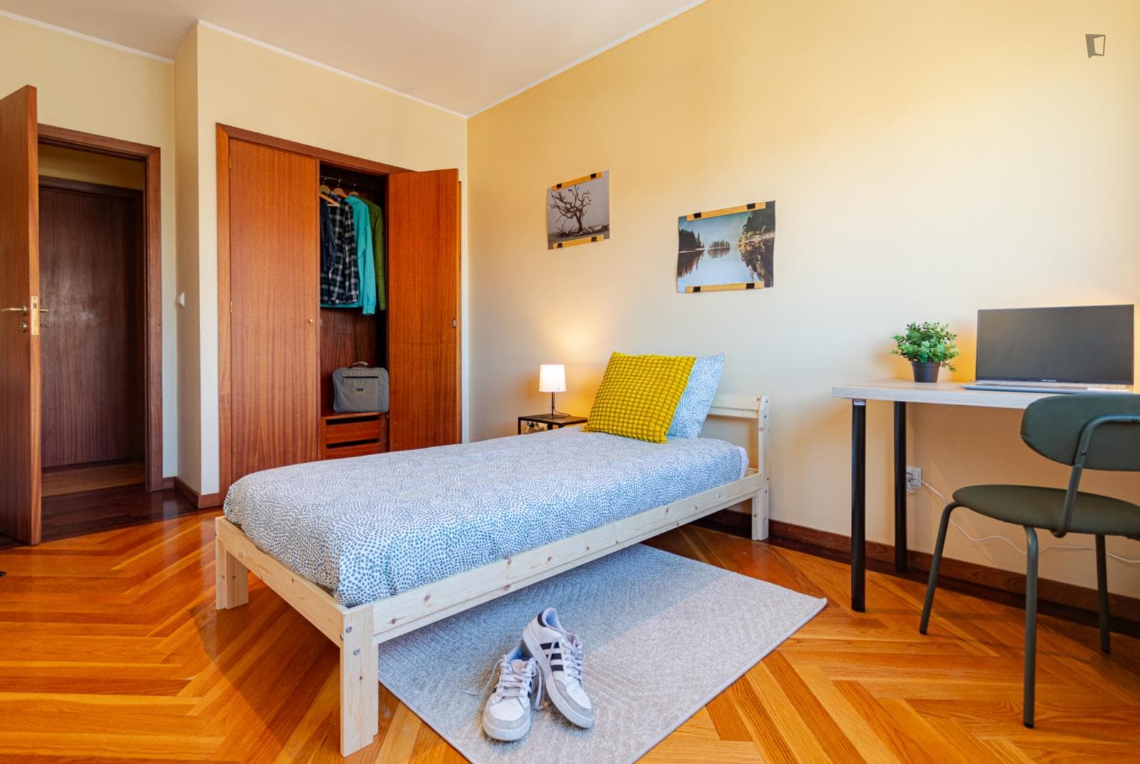 Comfy single bedroom near Faculdade de Desporto da Universidade do Porto photo 1