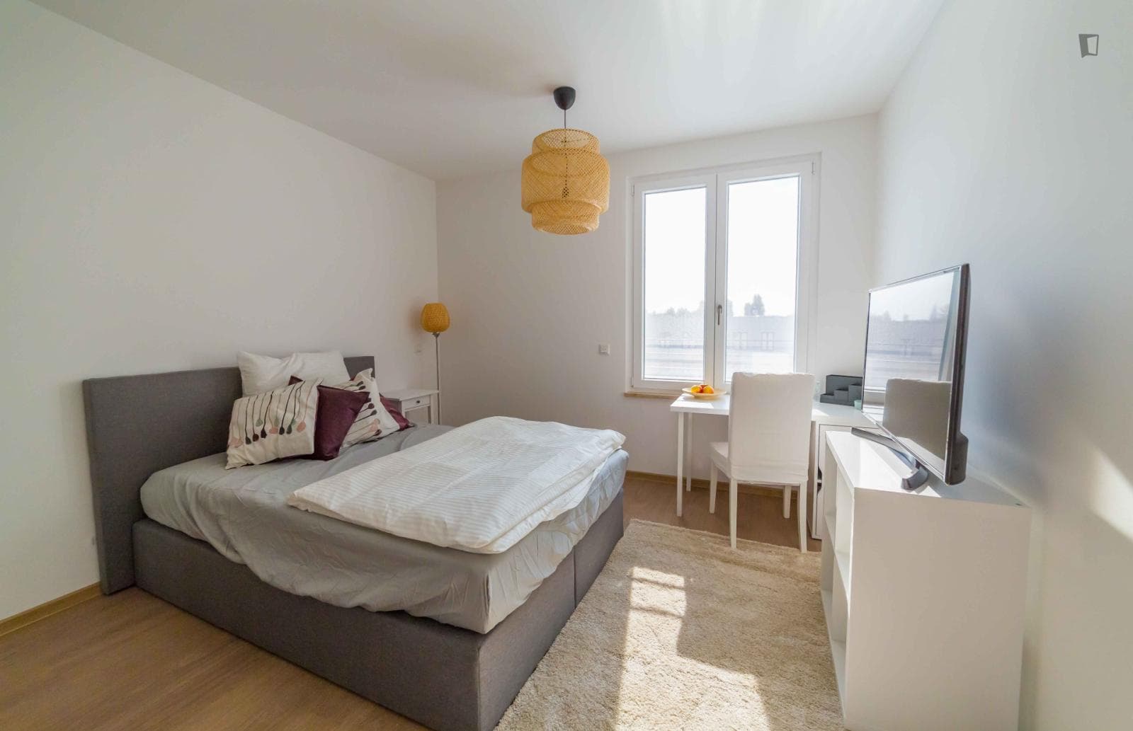 Neat double bedroom near Fritz-Schloß Park photo 1