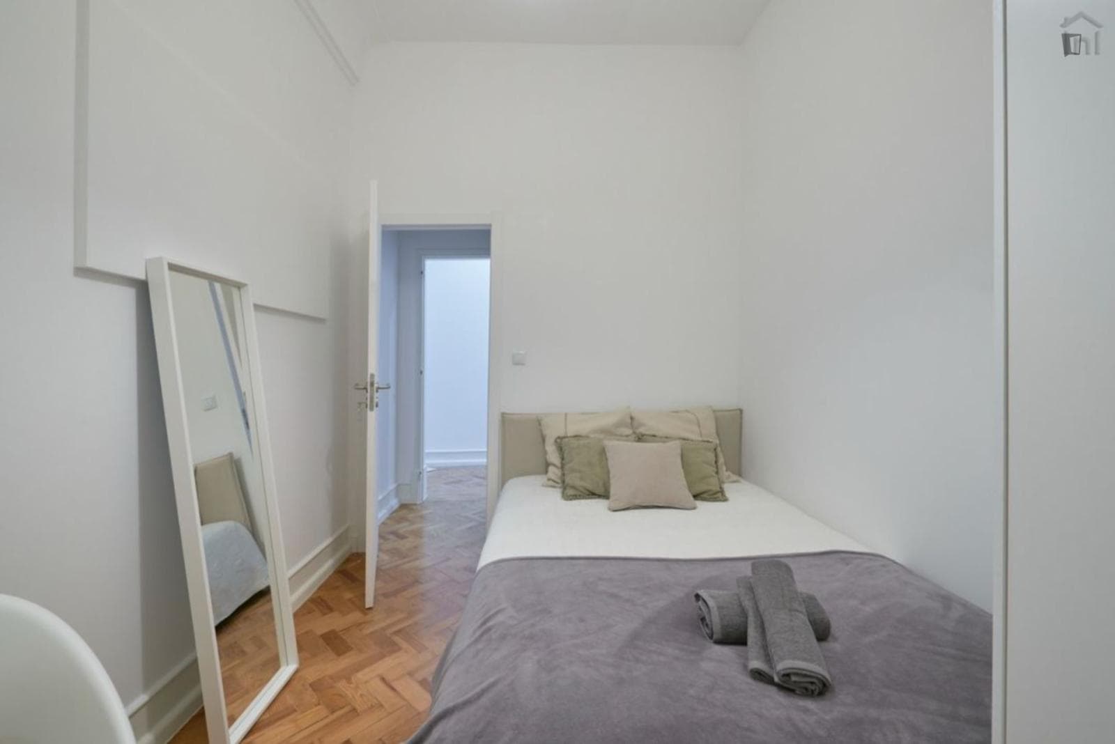 Nice single bedroom in Alameda photo 1