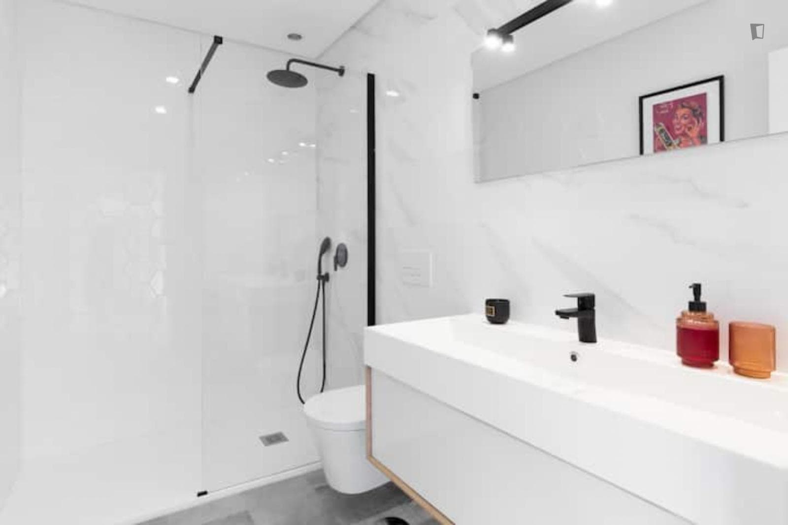 Welcoming 2-bedroom apartment with balcony in the heart of Porto photo 1