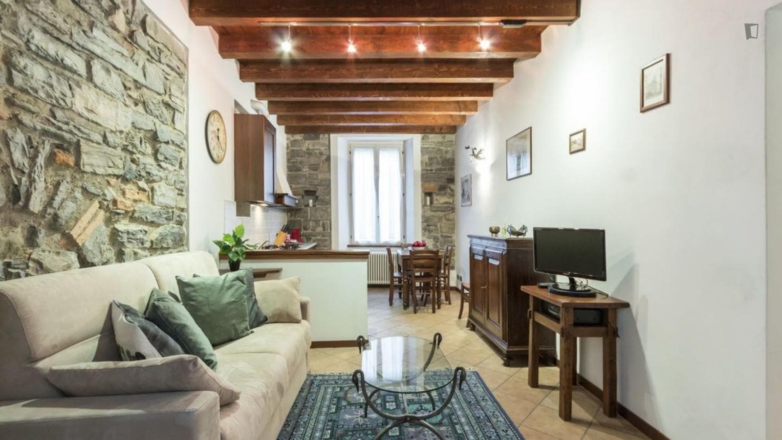 Lovely 1-bedroom apartment close to Como Lago train station photo 1