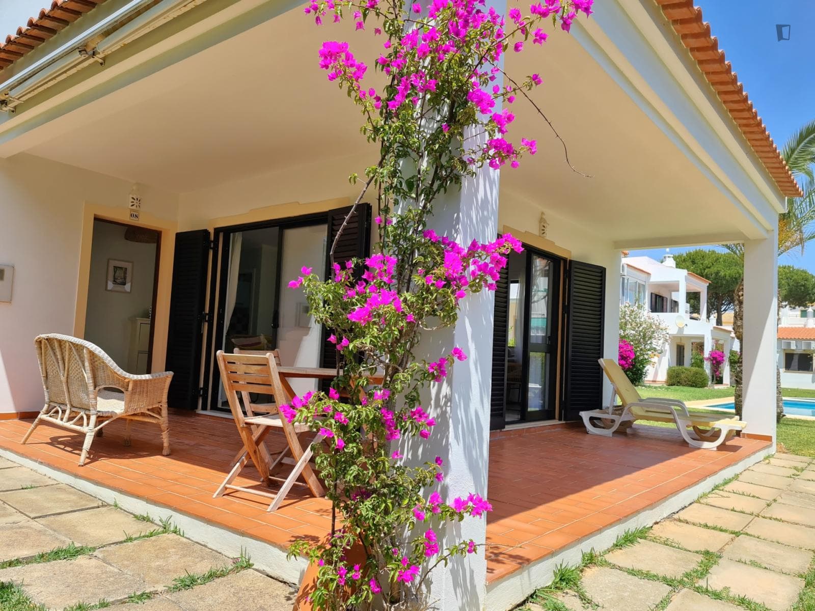 Charming 2-bedroom house photo 1