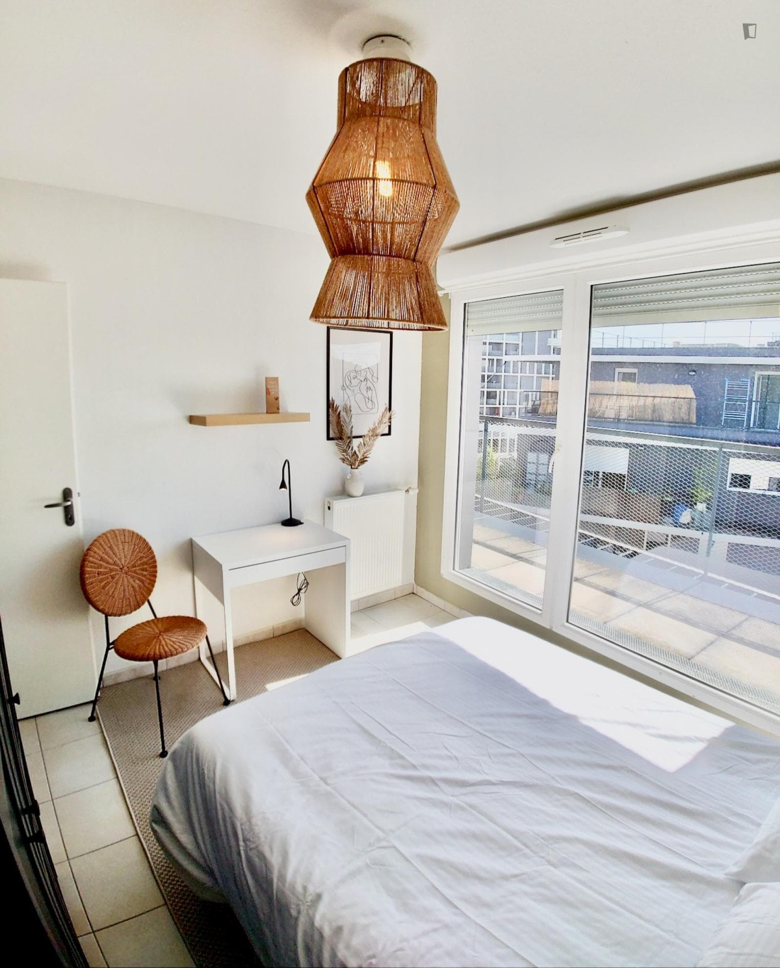 Move into this 10 m² room in the heart of a coliving duplex in Bordeaux - BO27 photo 1
