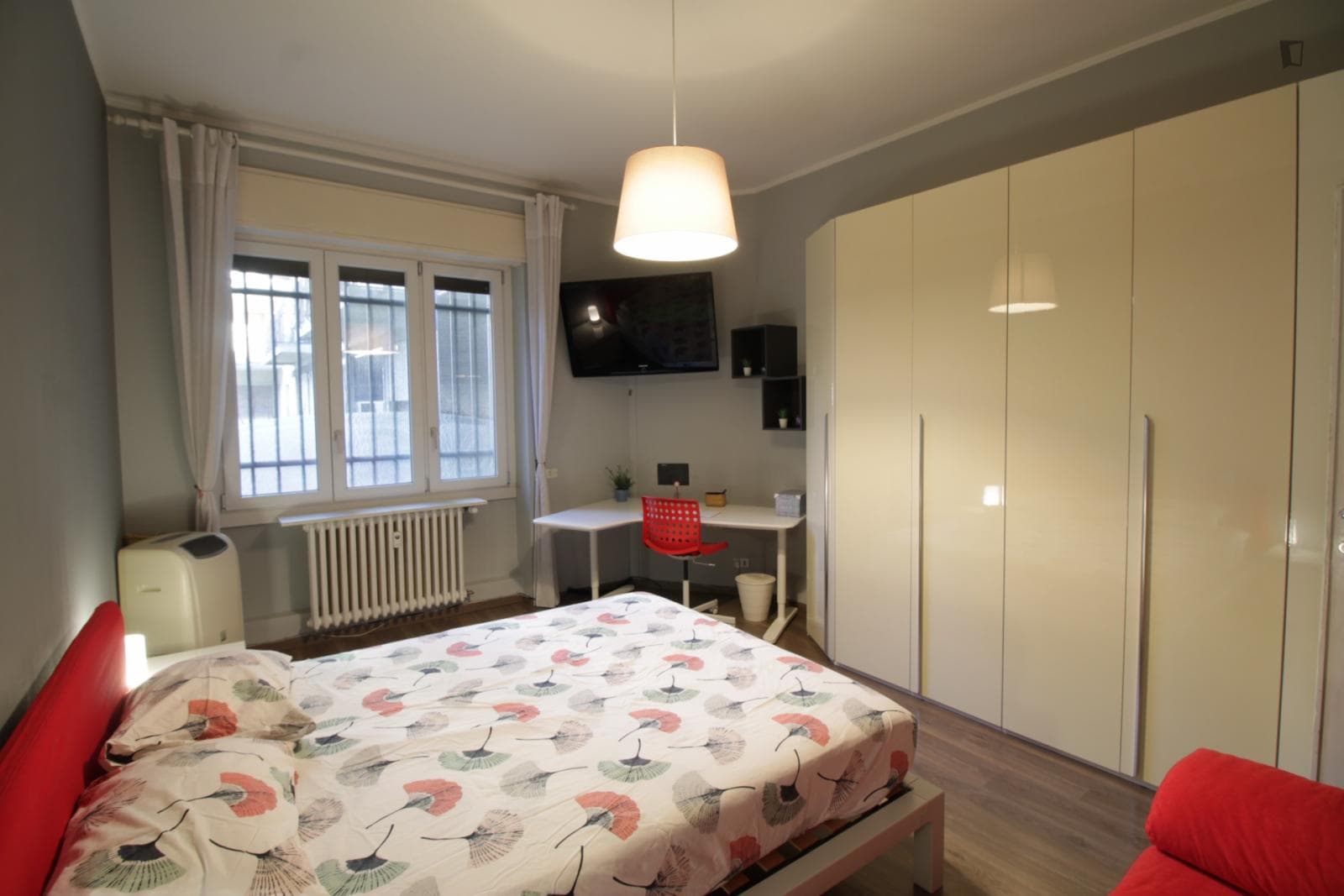 Cosy one-bedroom flat close to Portello metro station photo 1