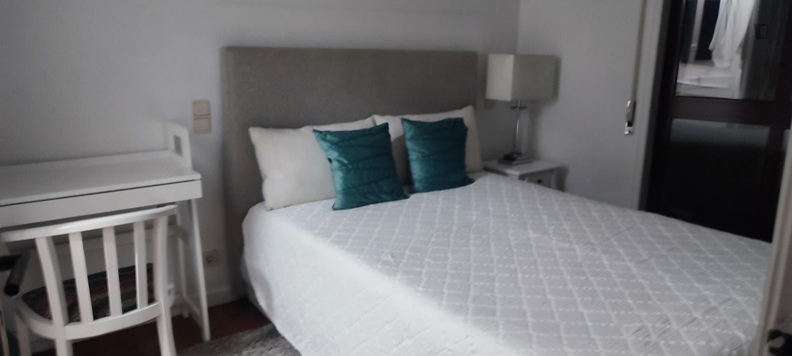 Lovely double ensuite bedroom next to Faculdade de Direito photo 1